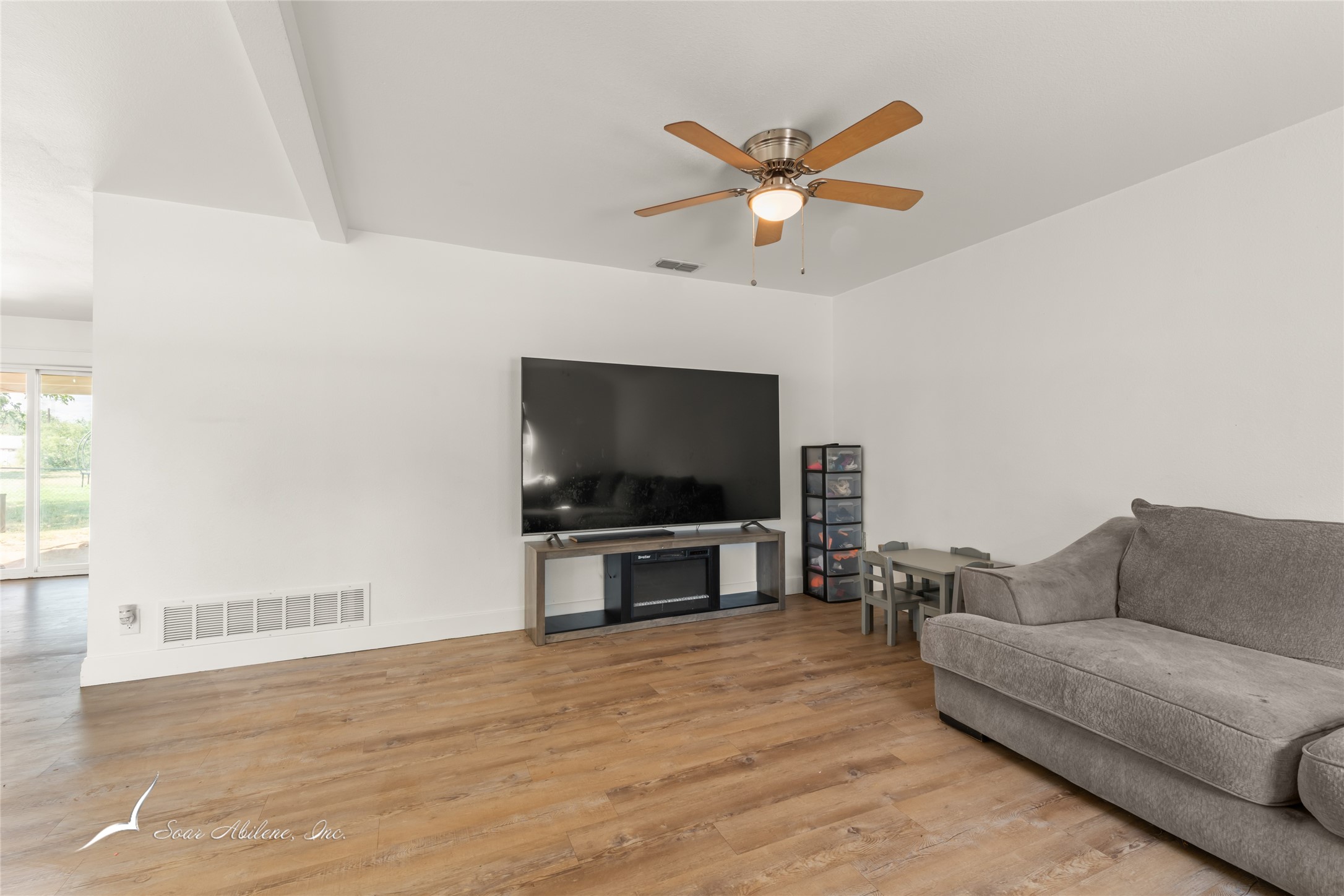 1089 Larned Lane