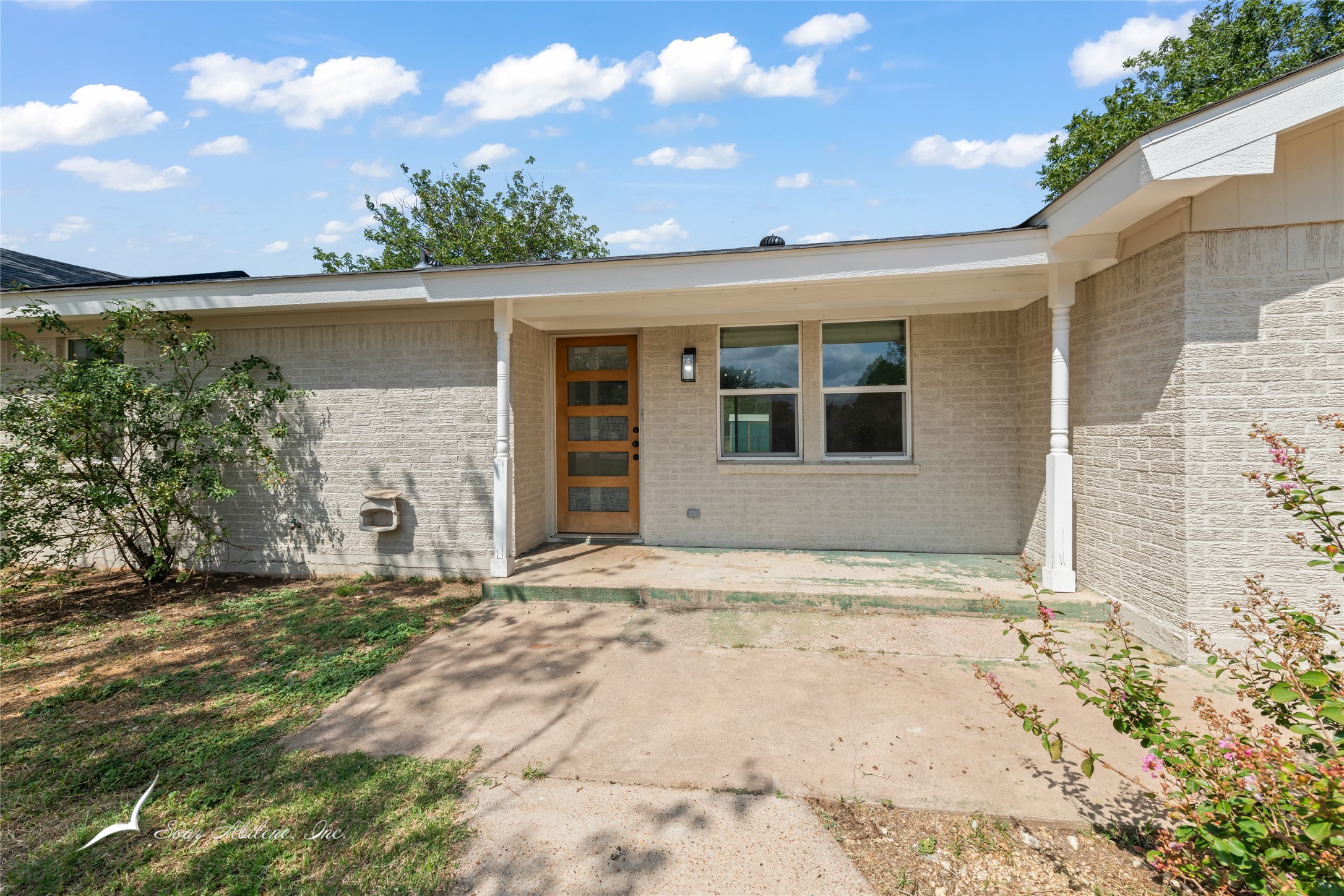1089 Larned Lane