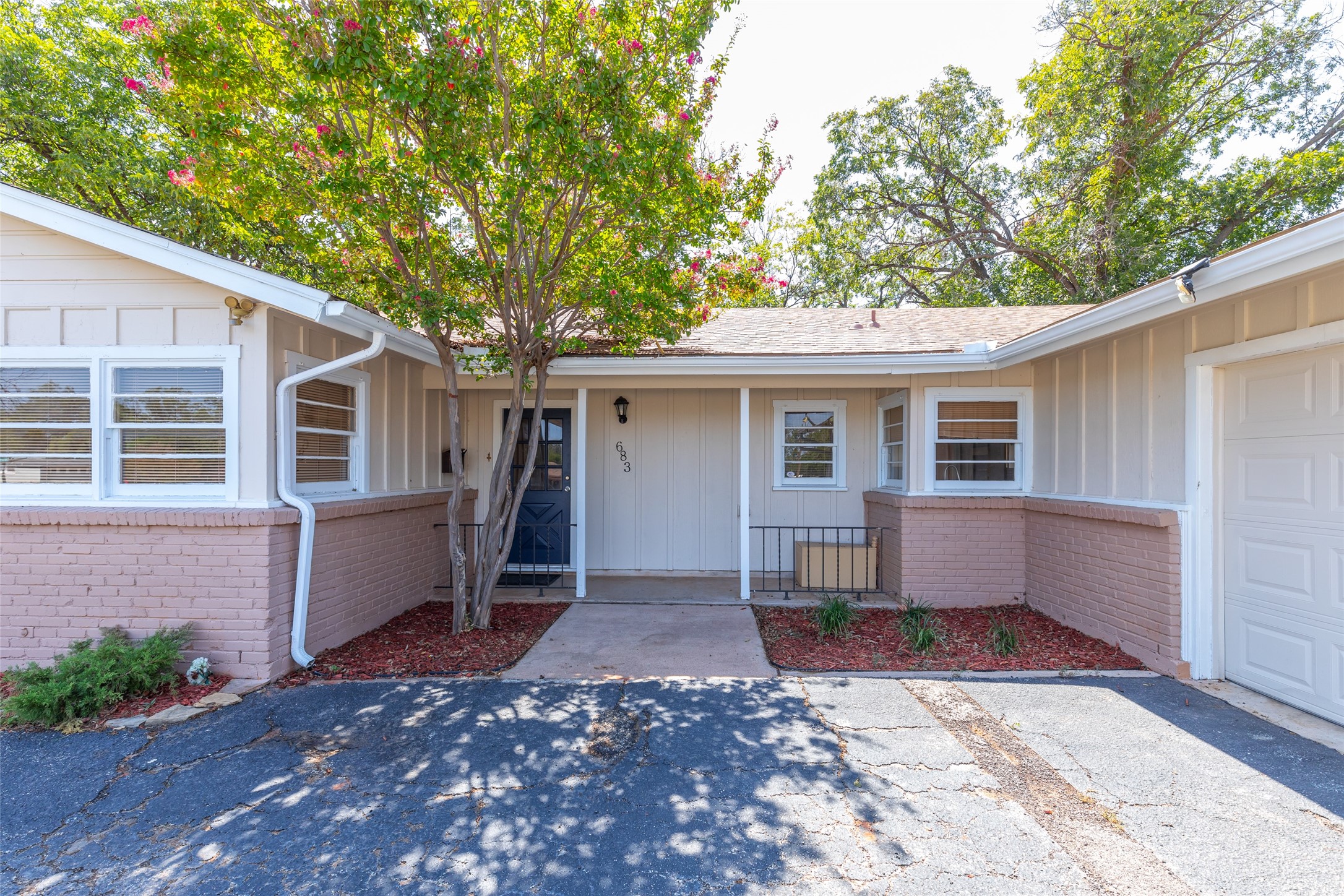 683 Westwood Drive