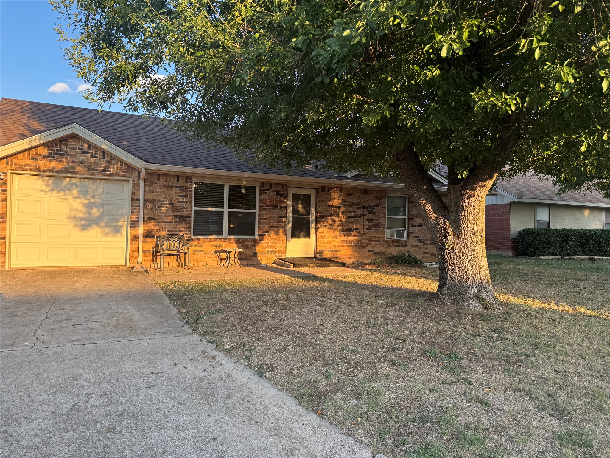 3933 Radcliff Road