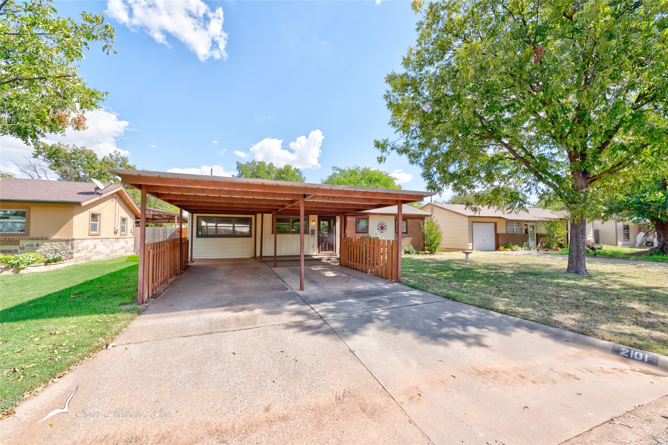 2101 Bel Air Drive