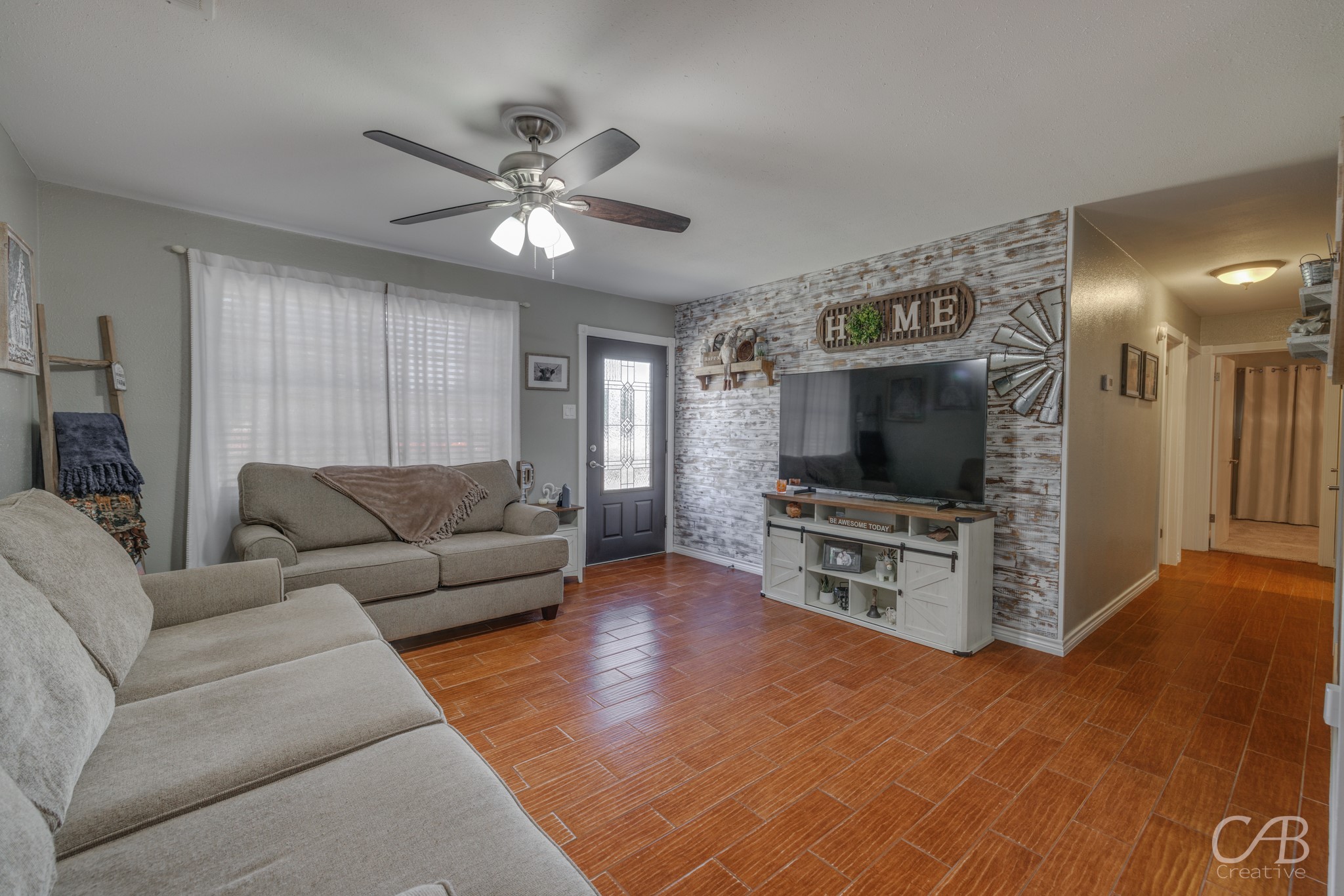 702 Avondale