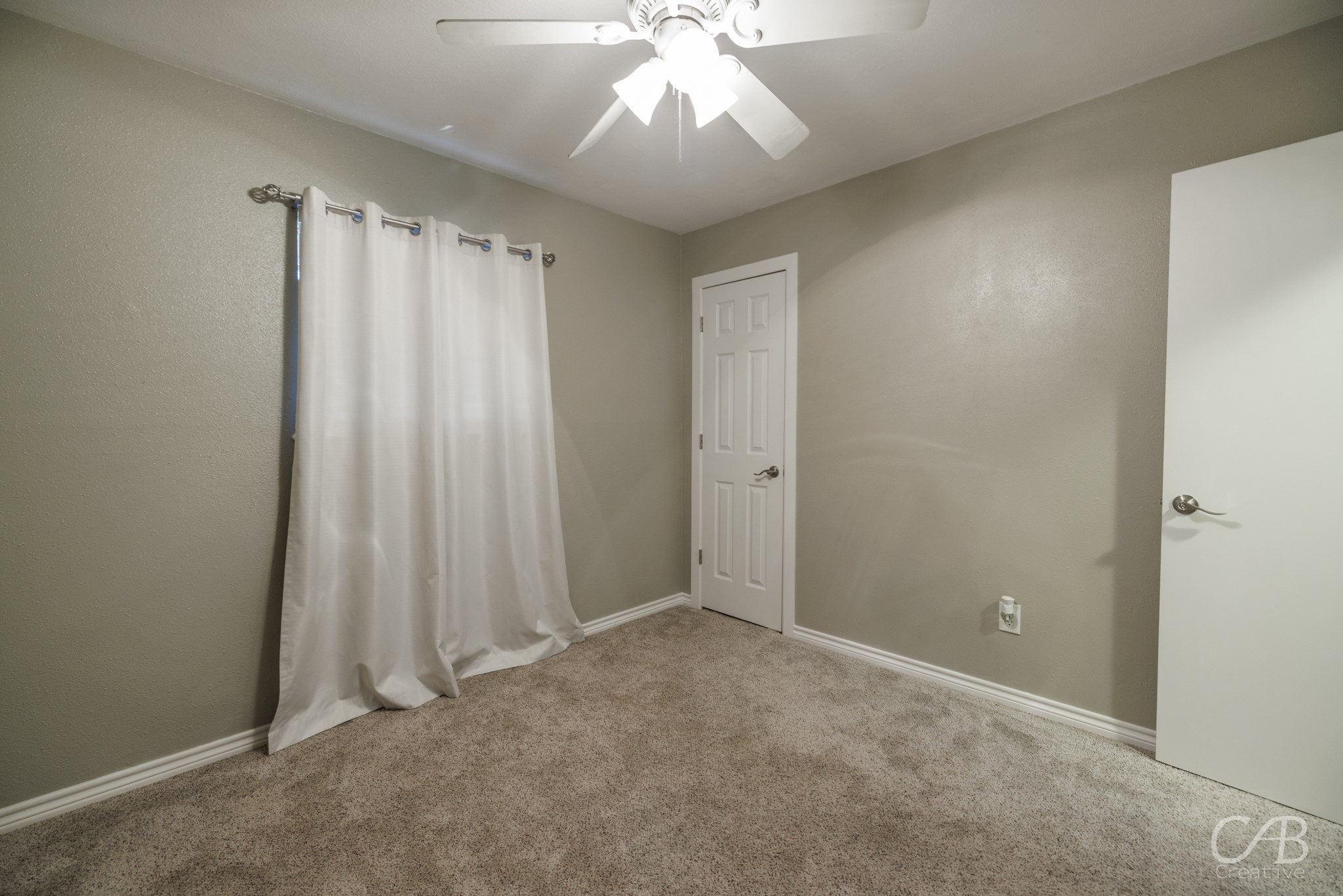 702 Avondale
