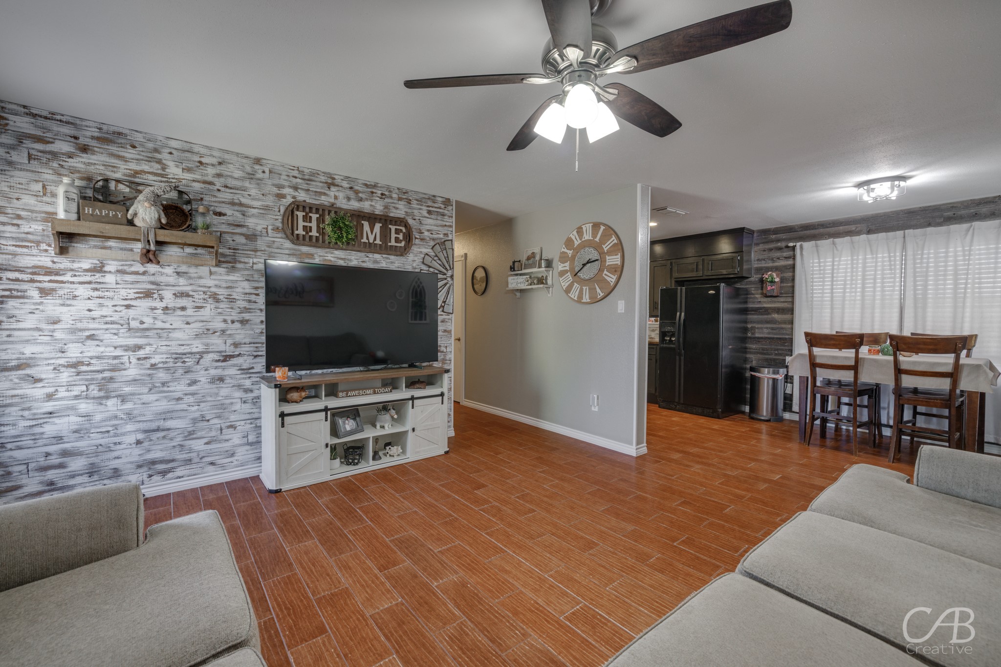 702 Avondale