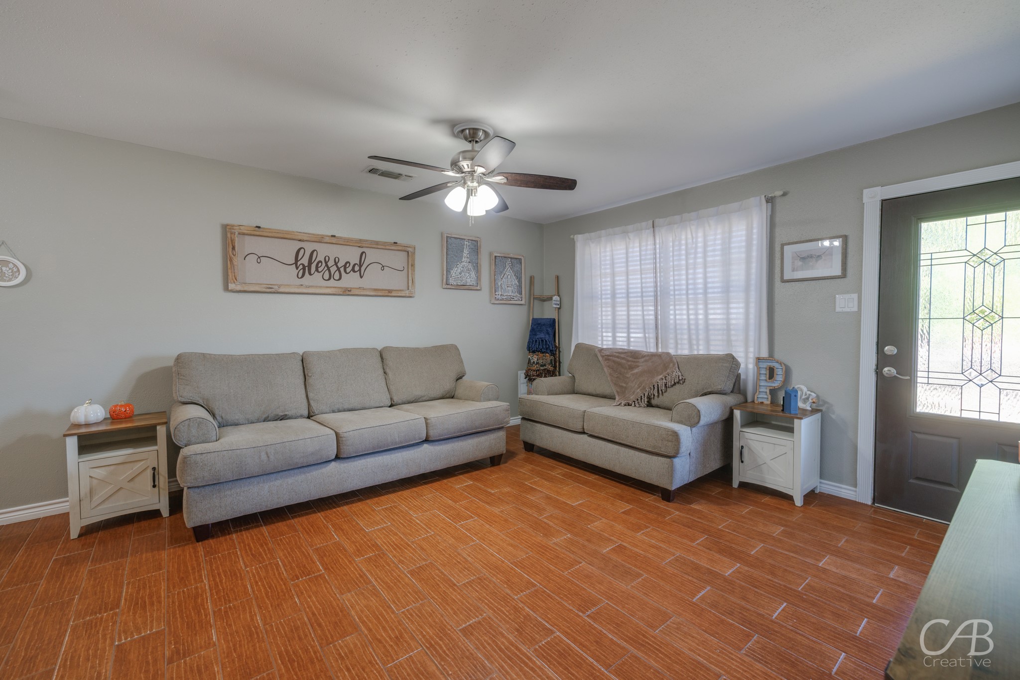 702 Avondale