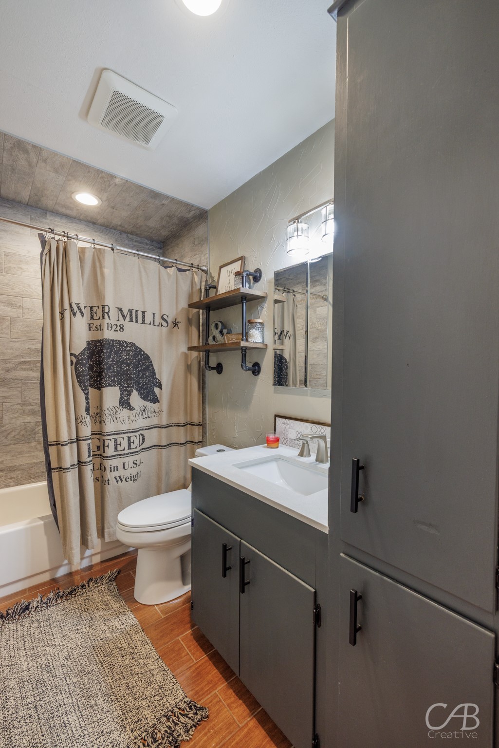 702 Avondale