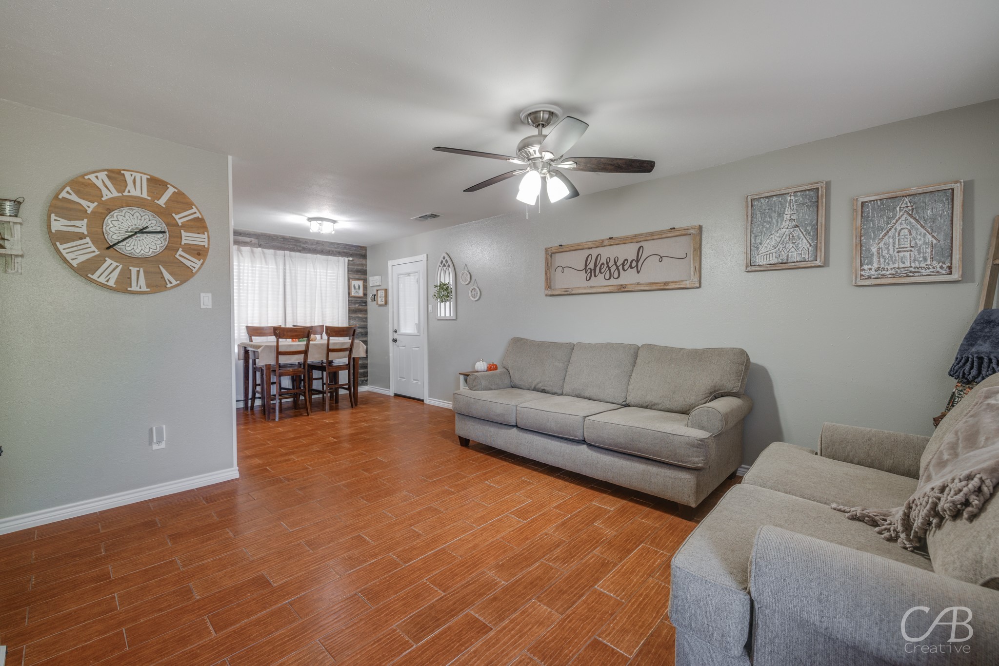 702 Avondale