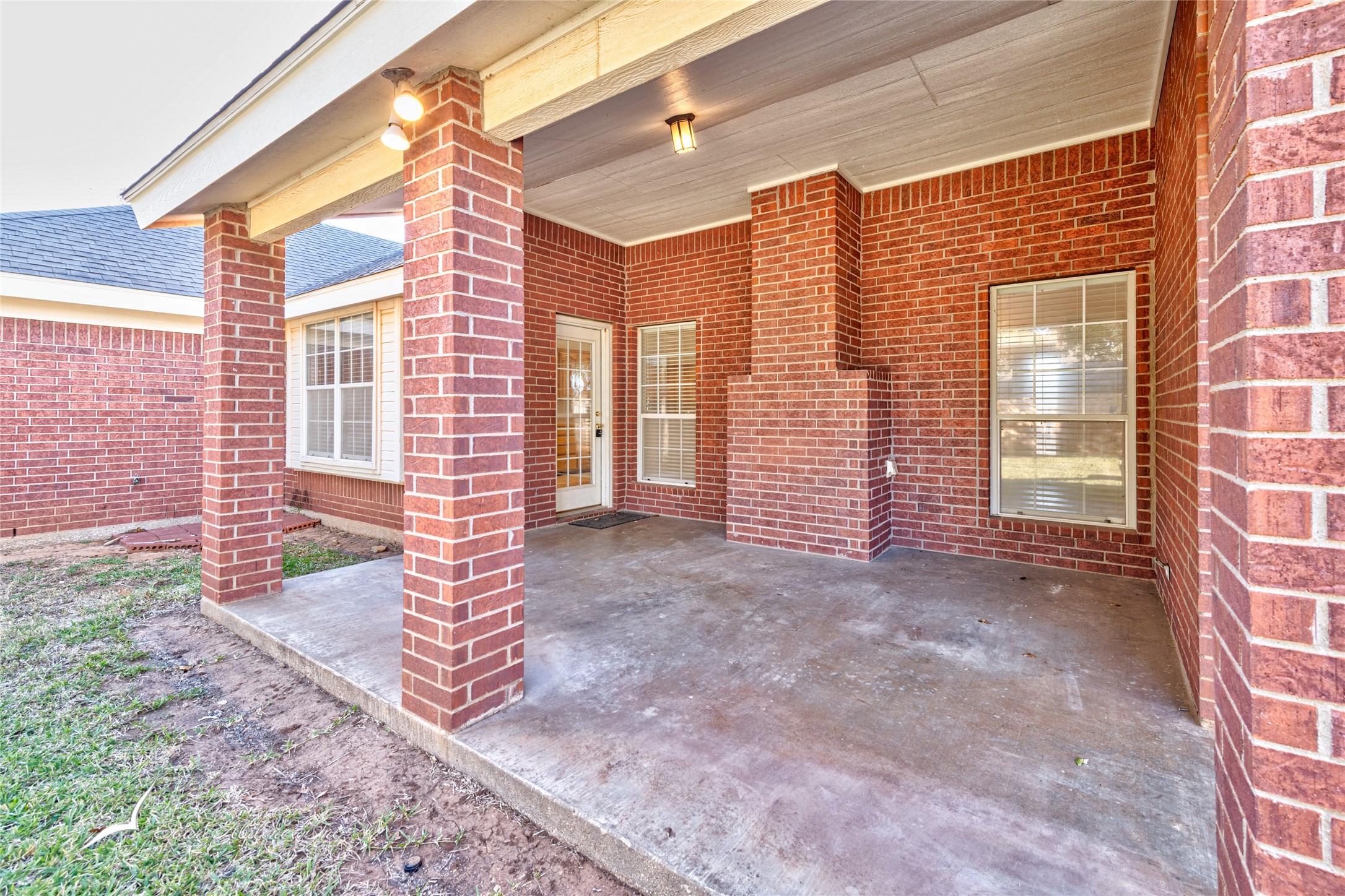 6509 Twin Oaks Drive