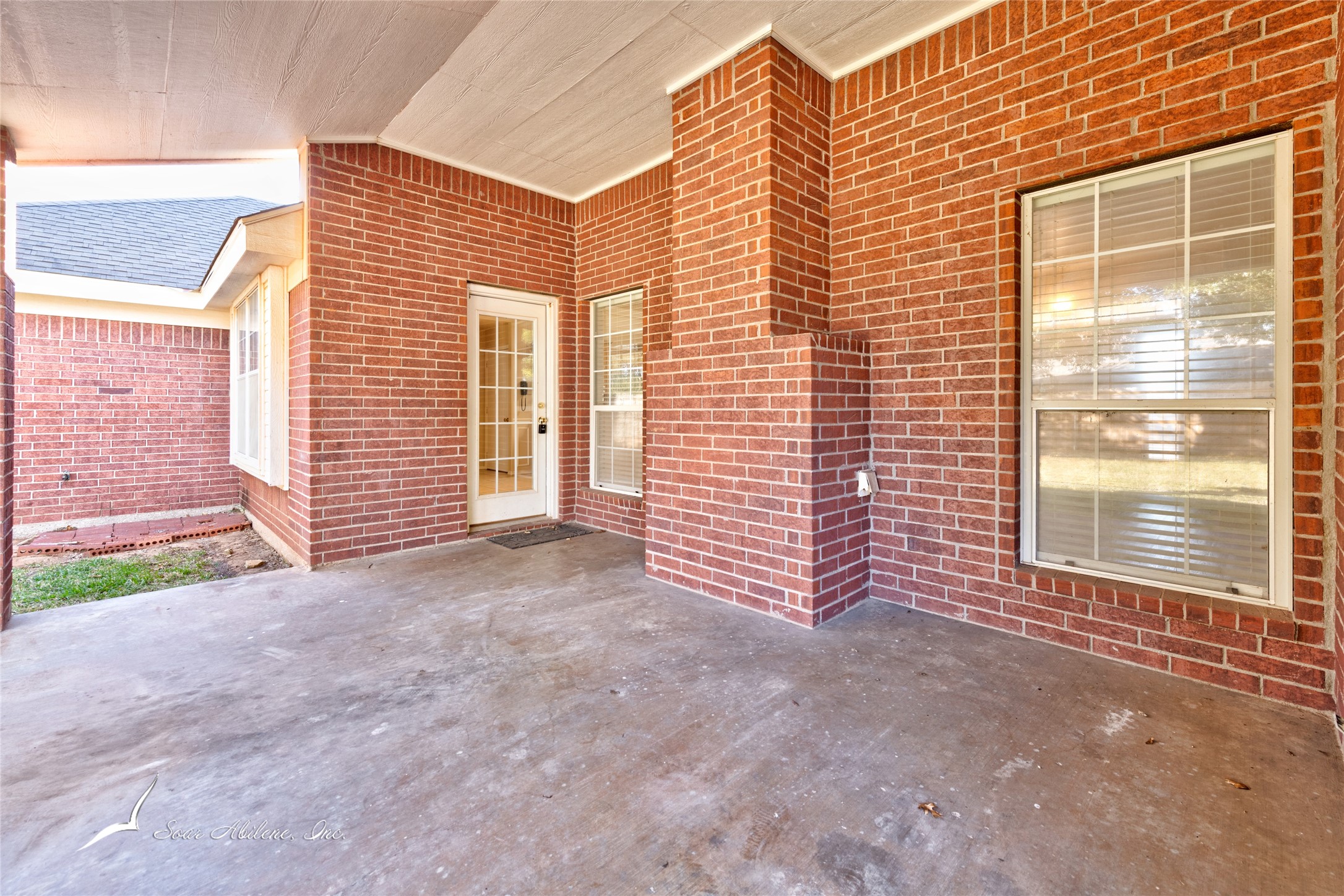 6509 Twin Oaks Drive