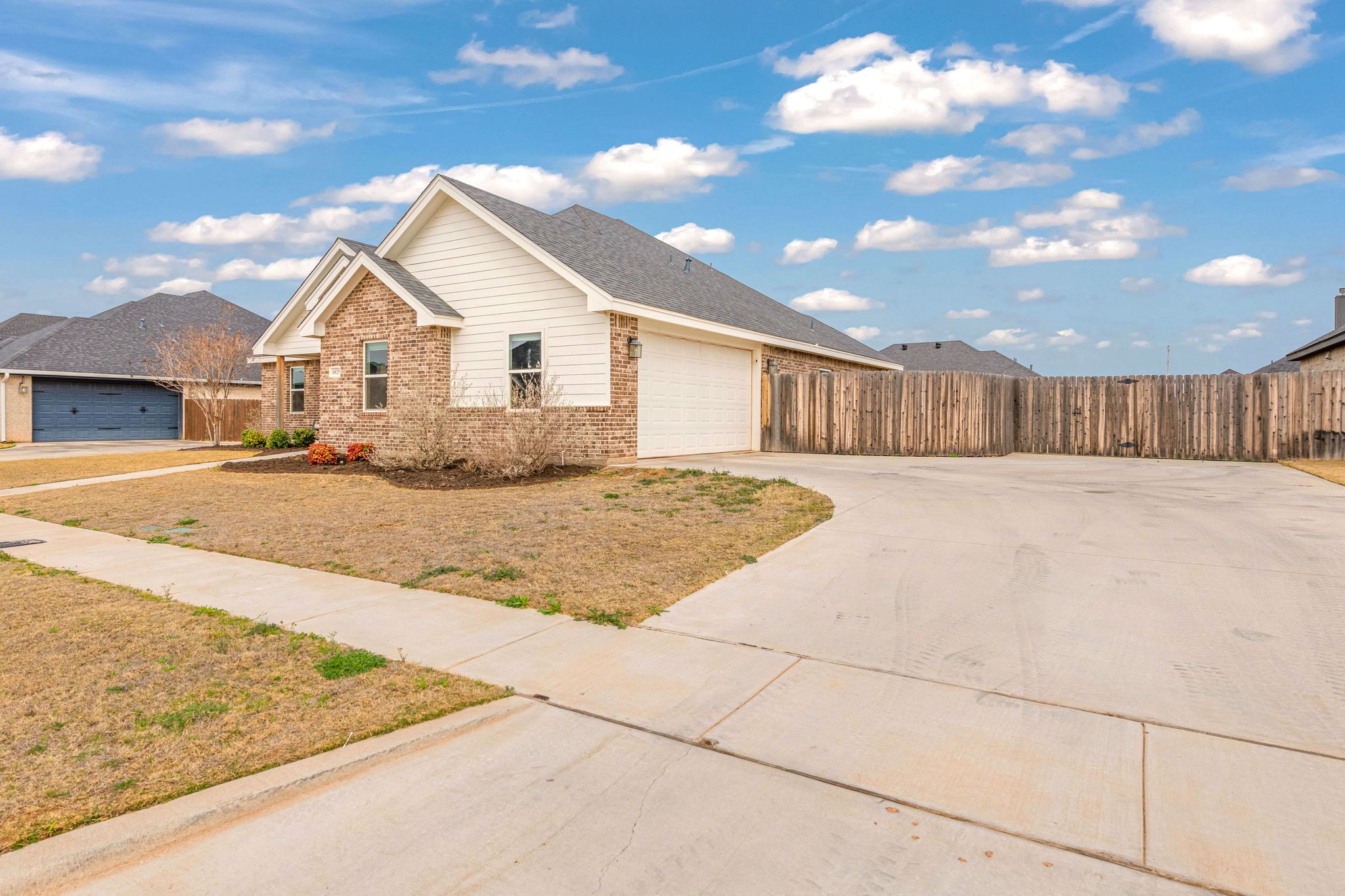 6825 Desert Willow Trail
