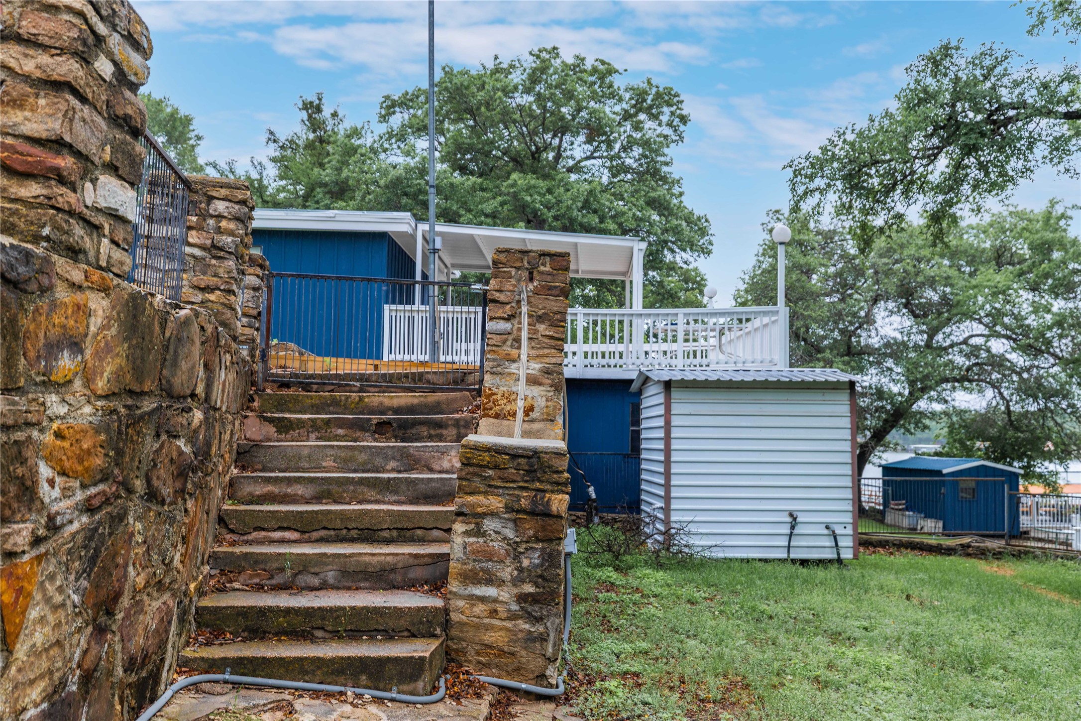691 County Road 611
