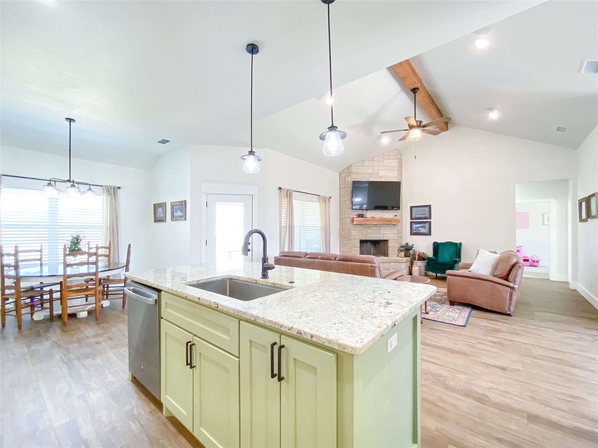 152 Hawker Lane