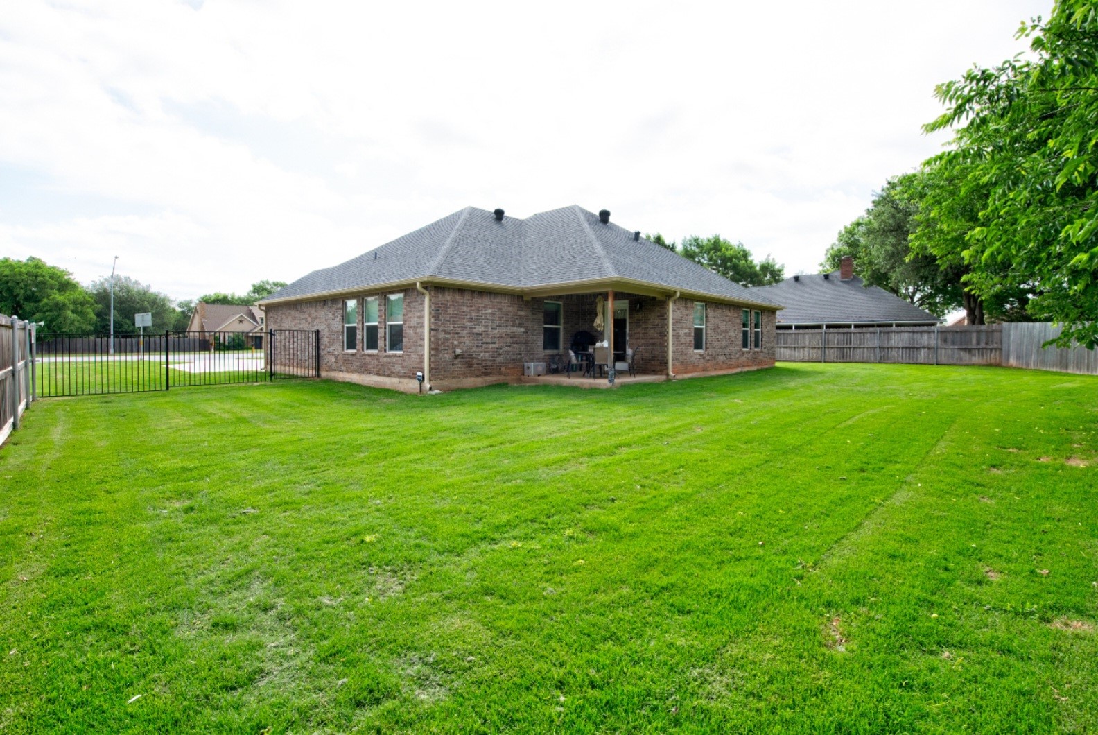 1772 Oldham Lane