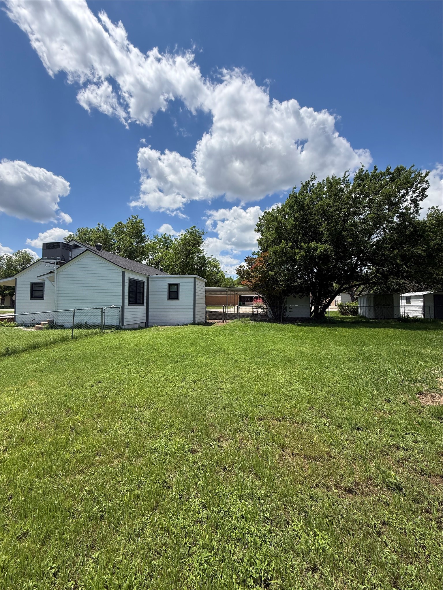 1016 W Cedar Street