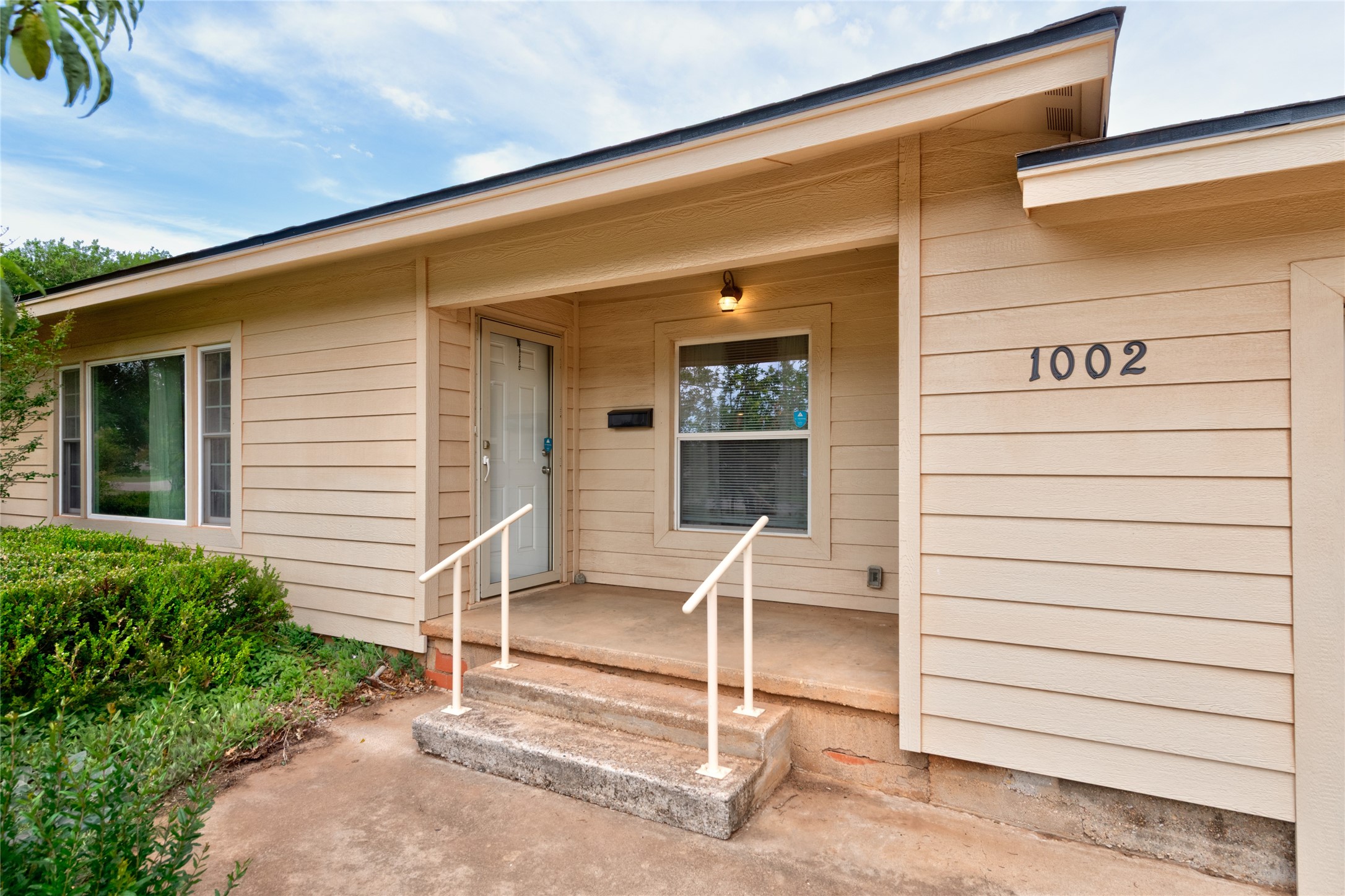 1002 Trundy