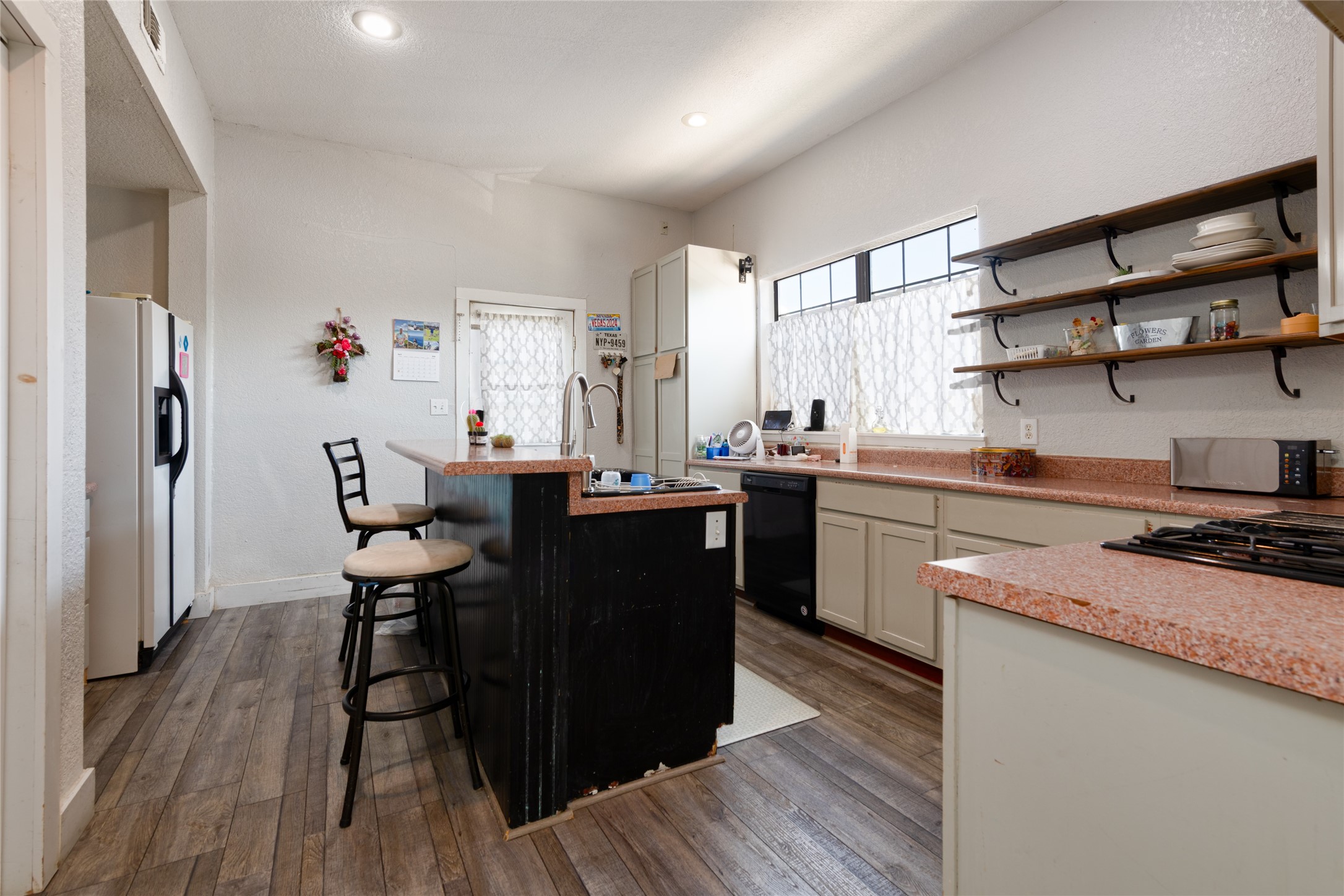 402 Peach Street