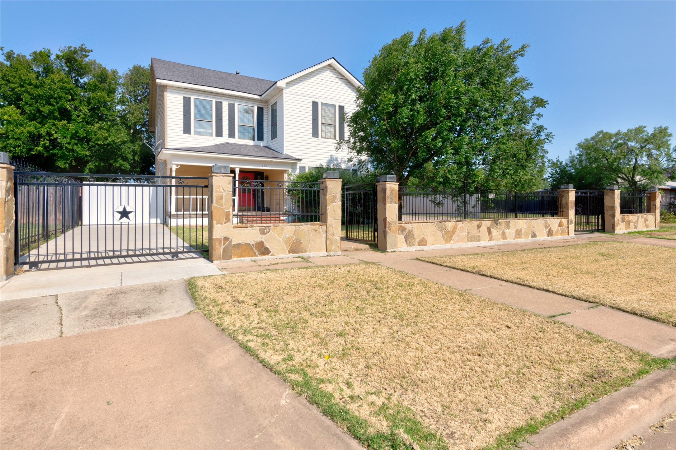 402 Peach Street
