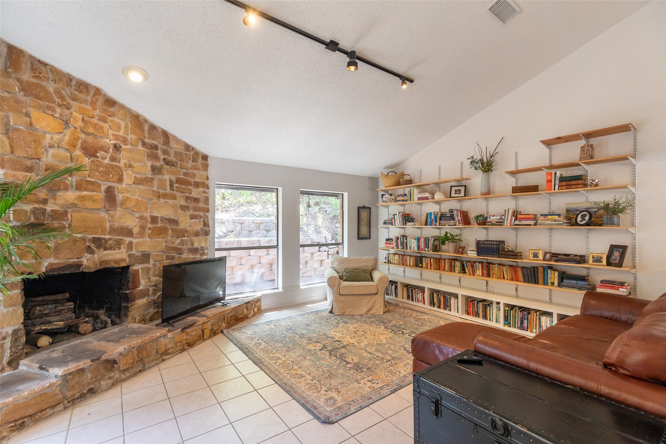 617 Green Valley Drive