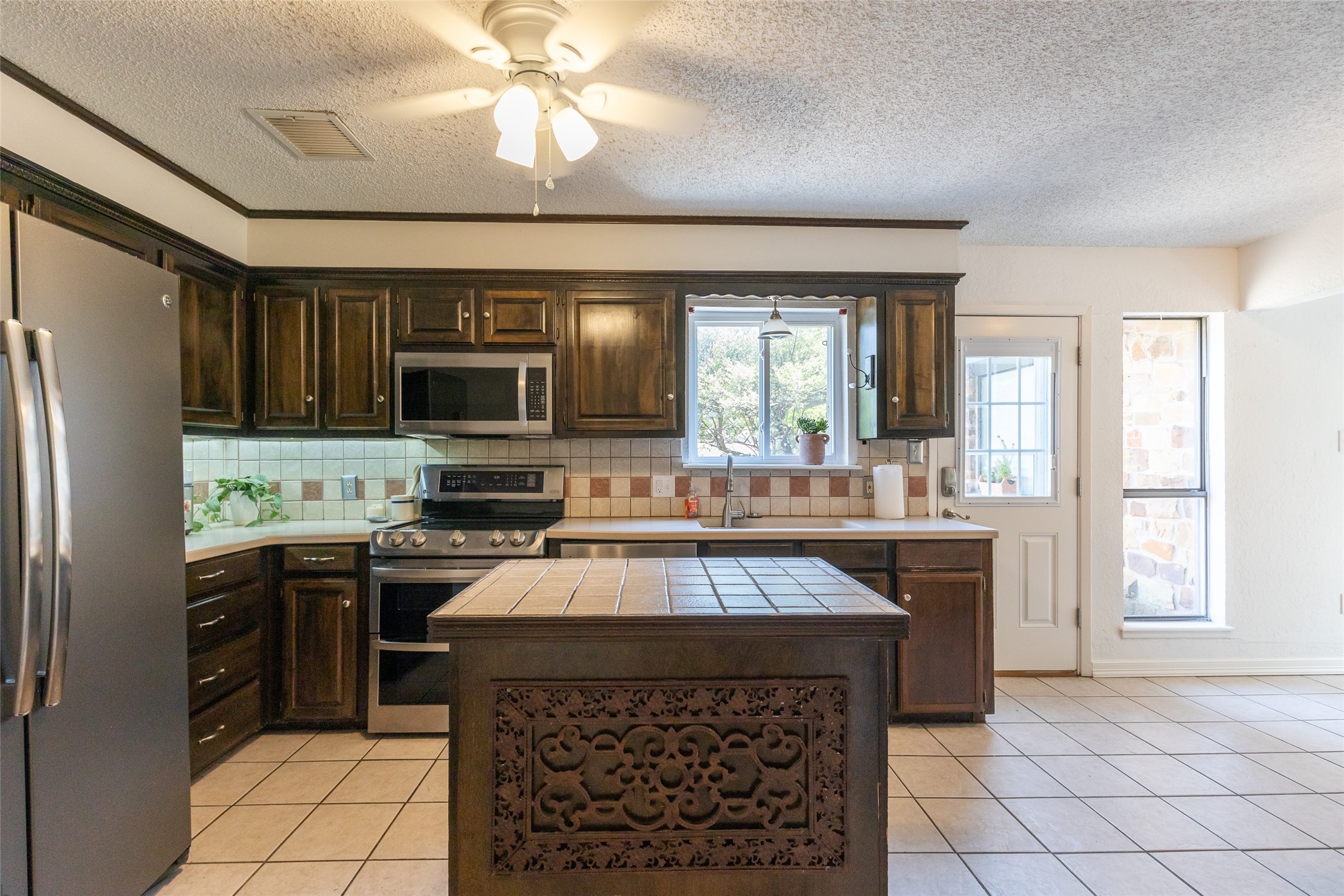 617 Green Valley Drive