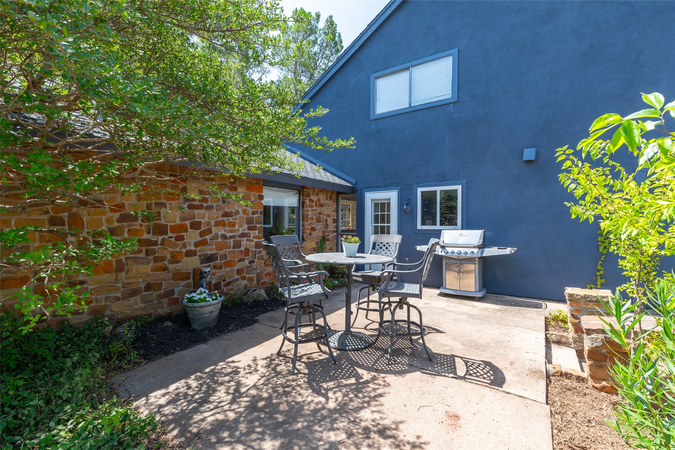 617 Green Valley Drive