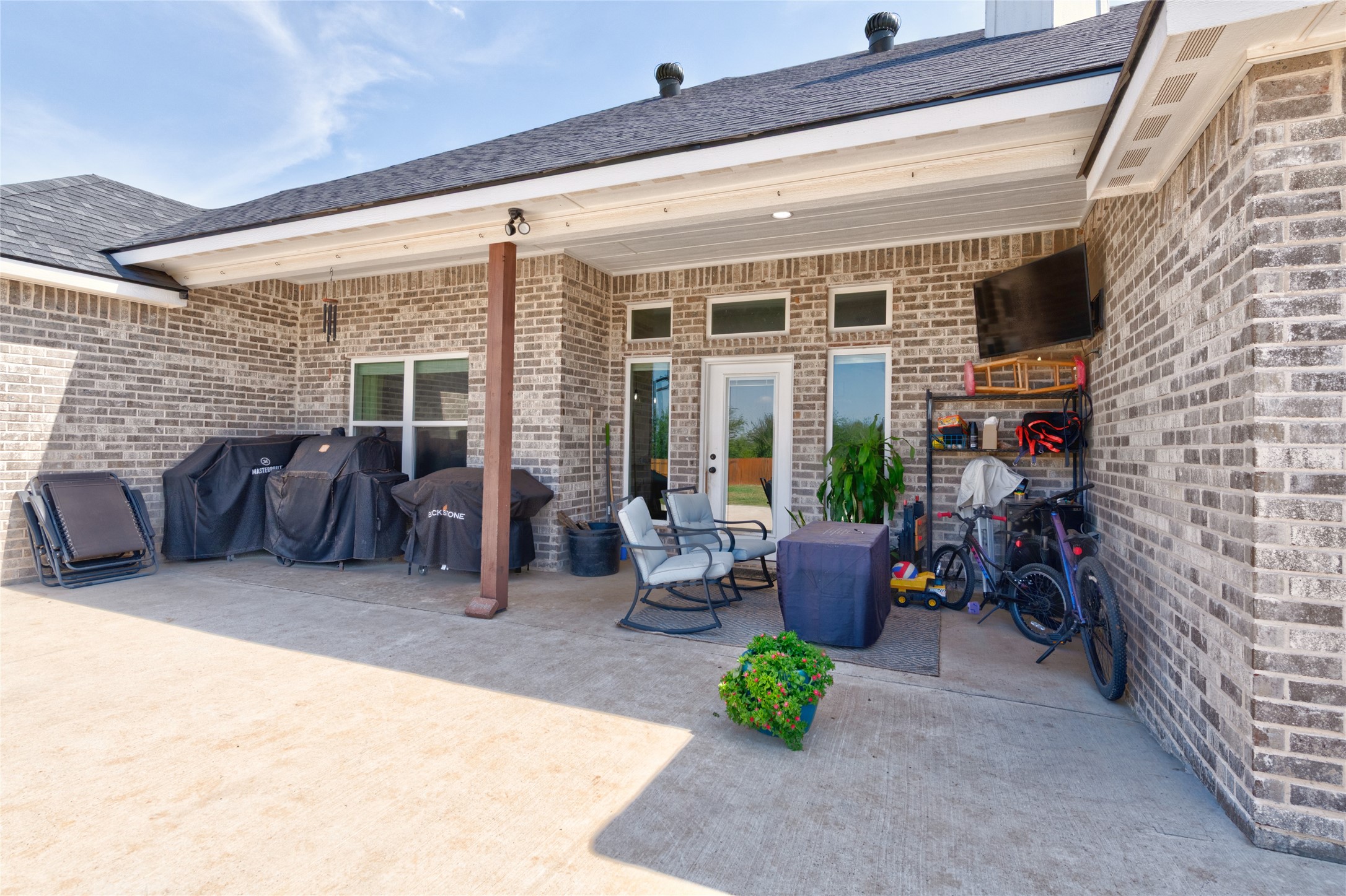 128 Hawker Lane