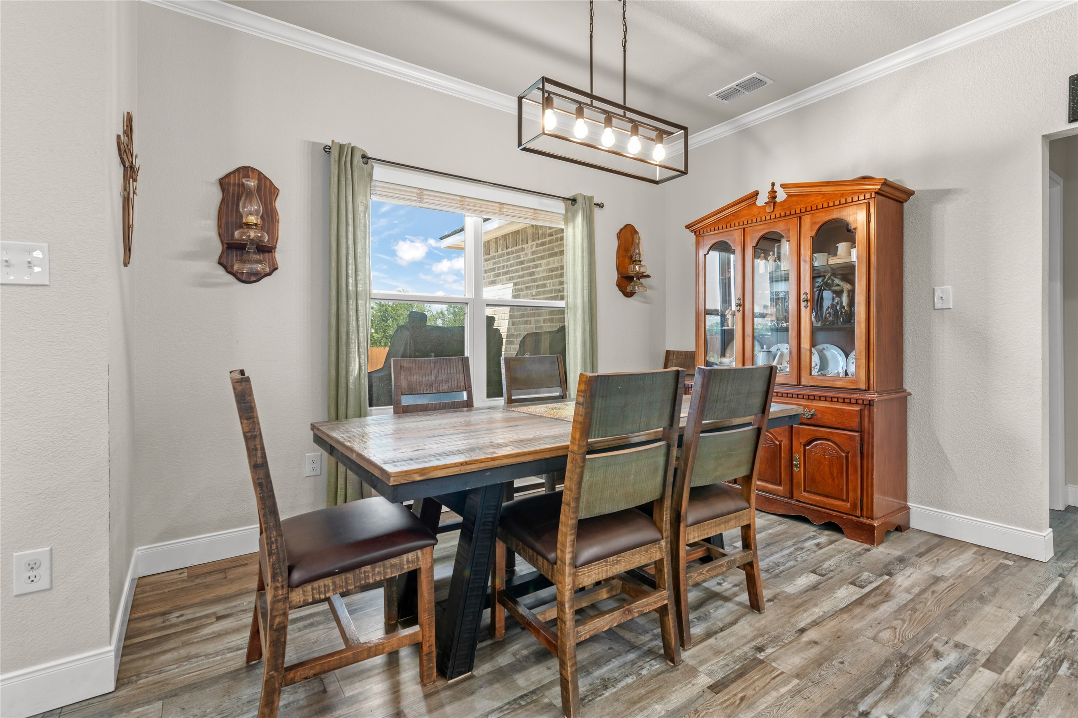 128 Hawker Lane
