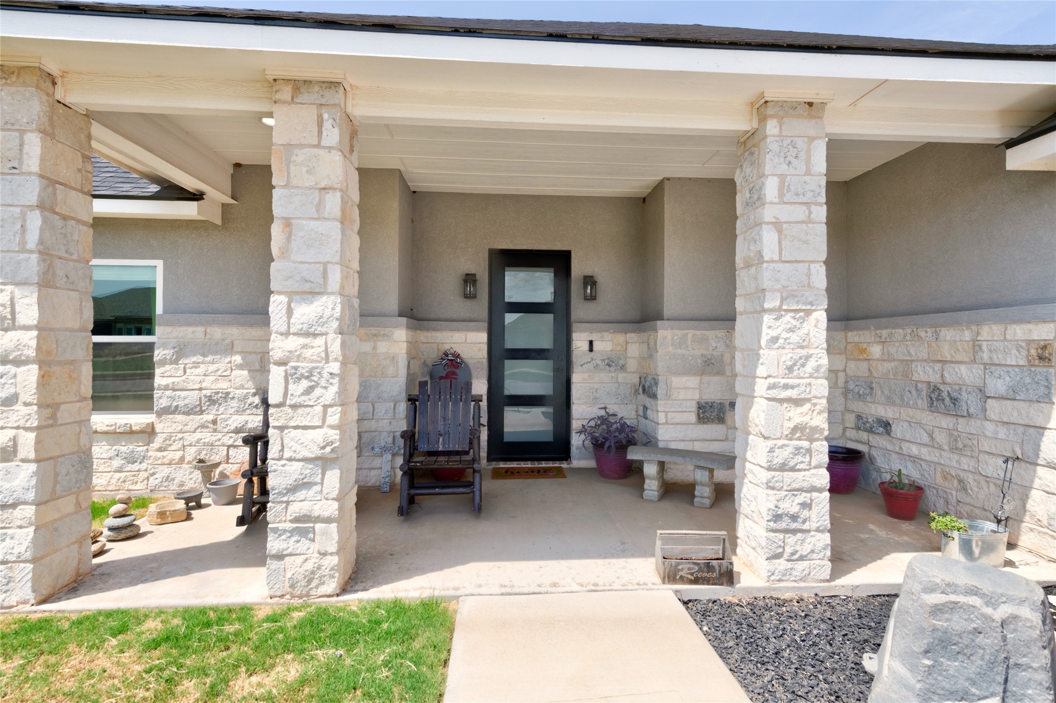 128 Hawker Lane