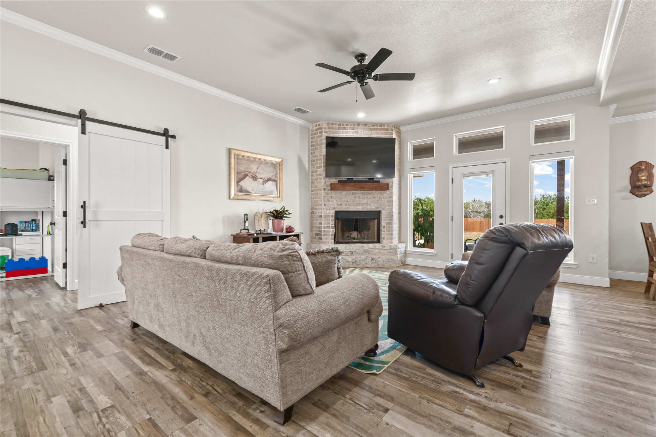 128 Hawker Lane