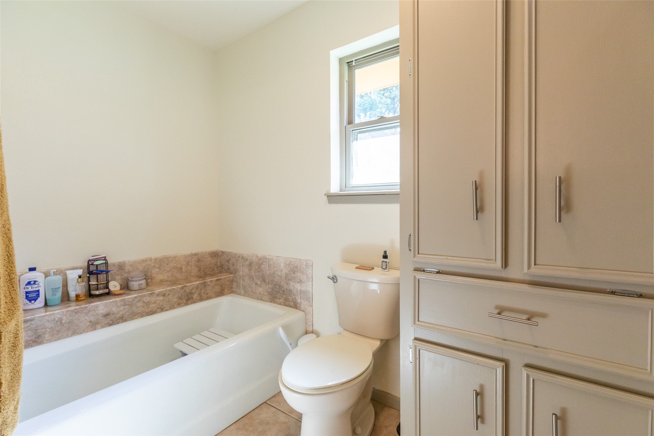 5025 Patsye Ann Cove