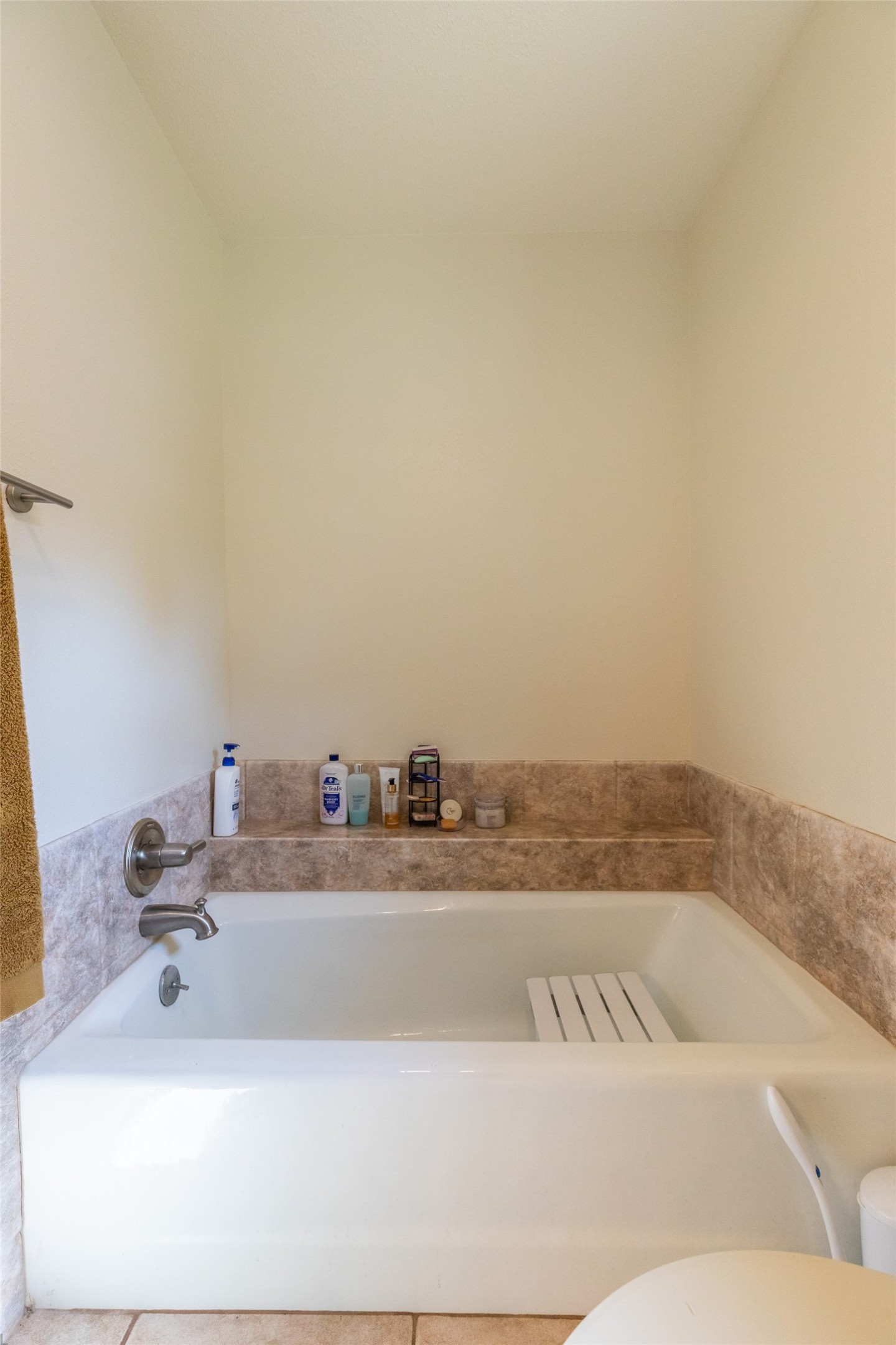 5025 Patsye Ann Cove