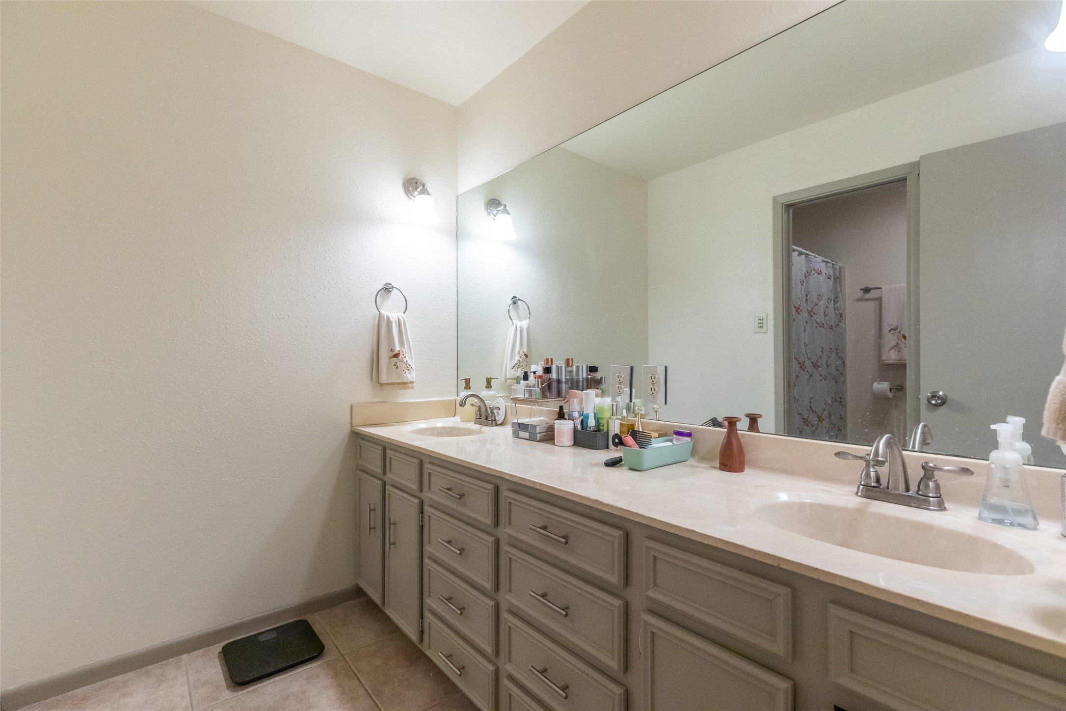 5025 Patsye Ann Cove