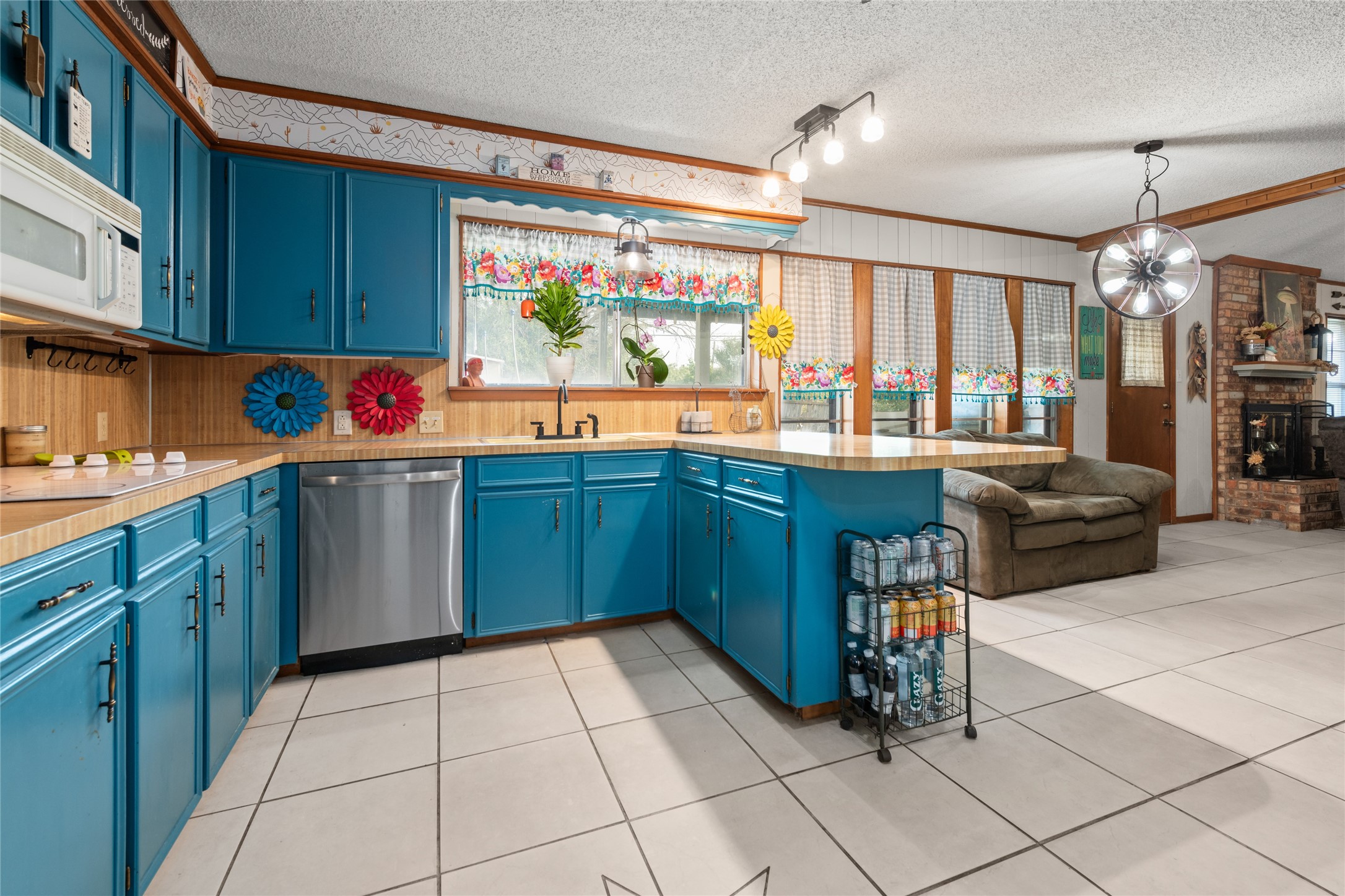 1017 Chriswood Drive
