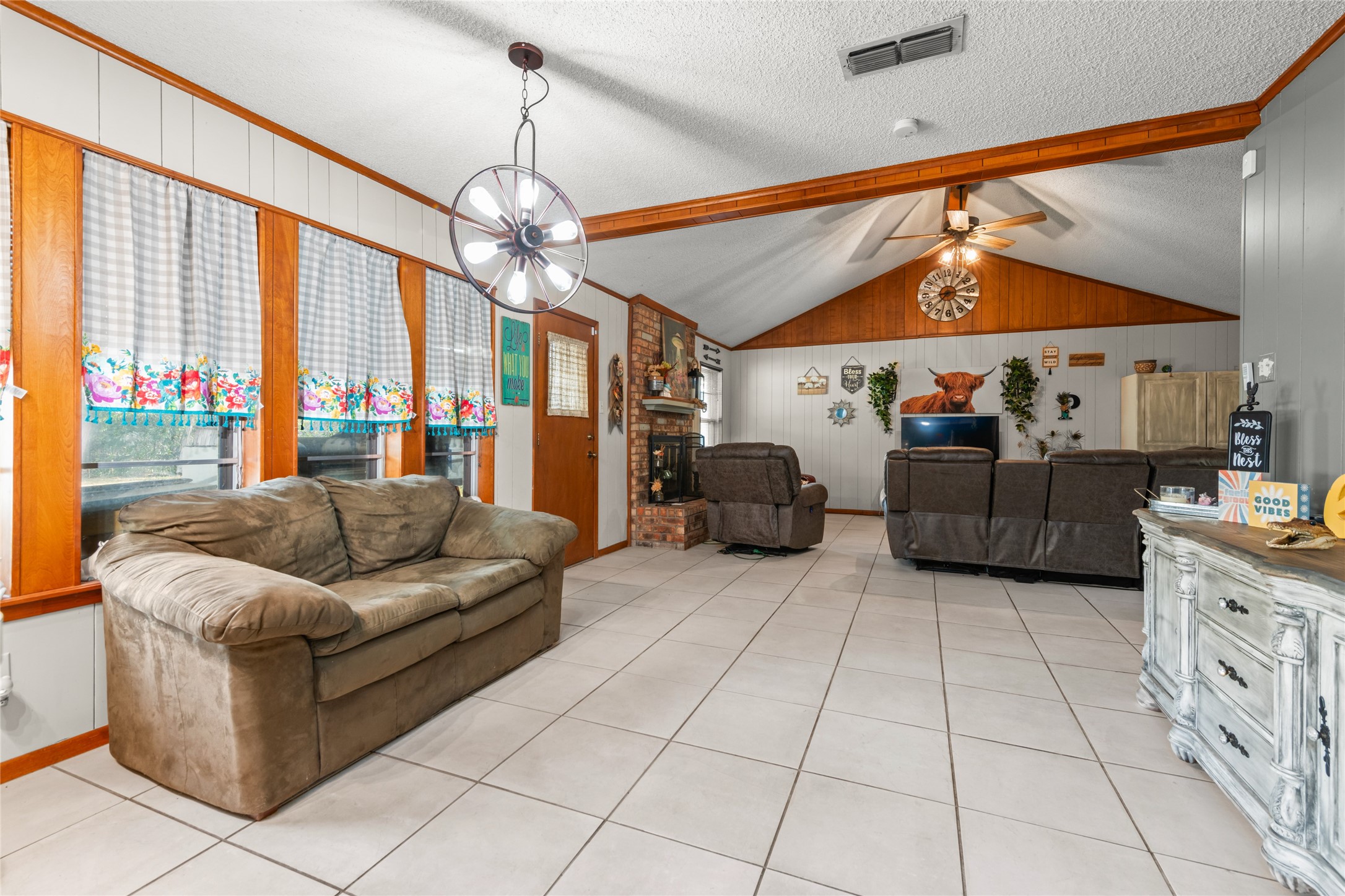 1017 Chriswood Drive