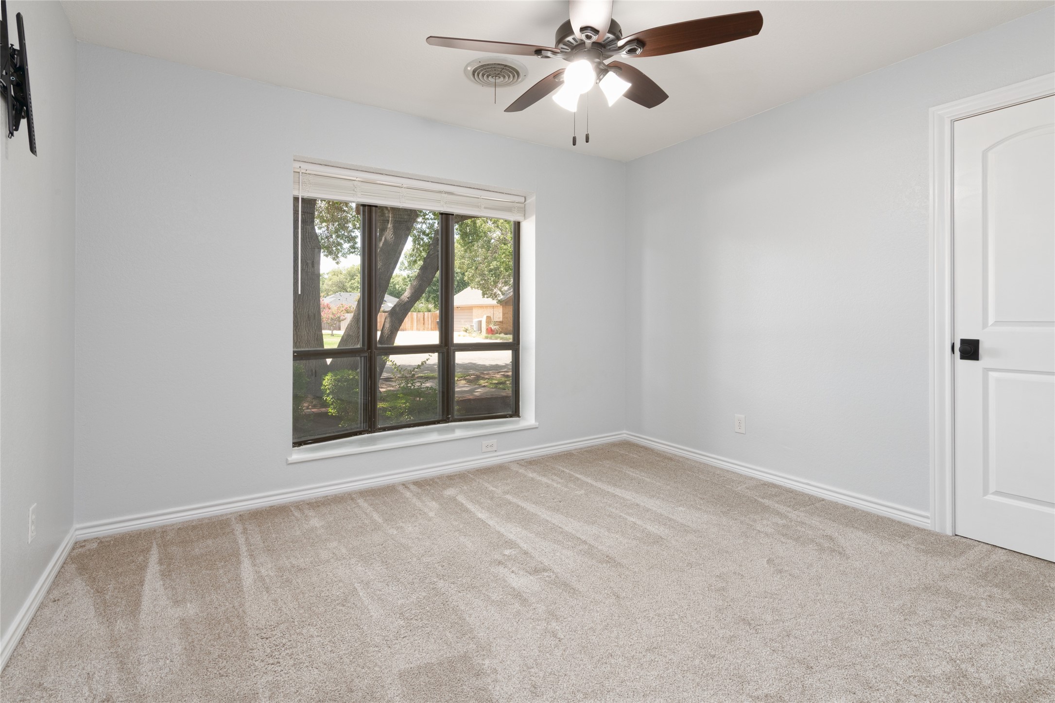 2542 Woodlake Drive