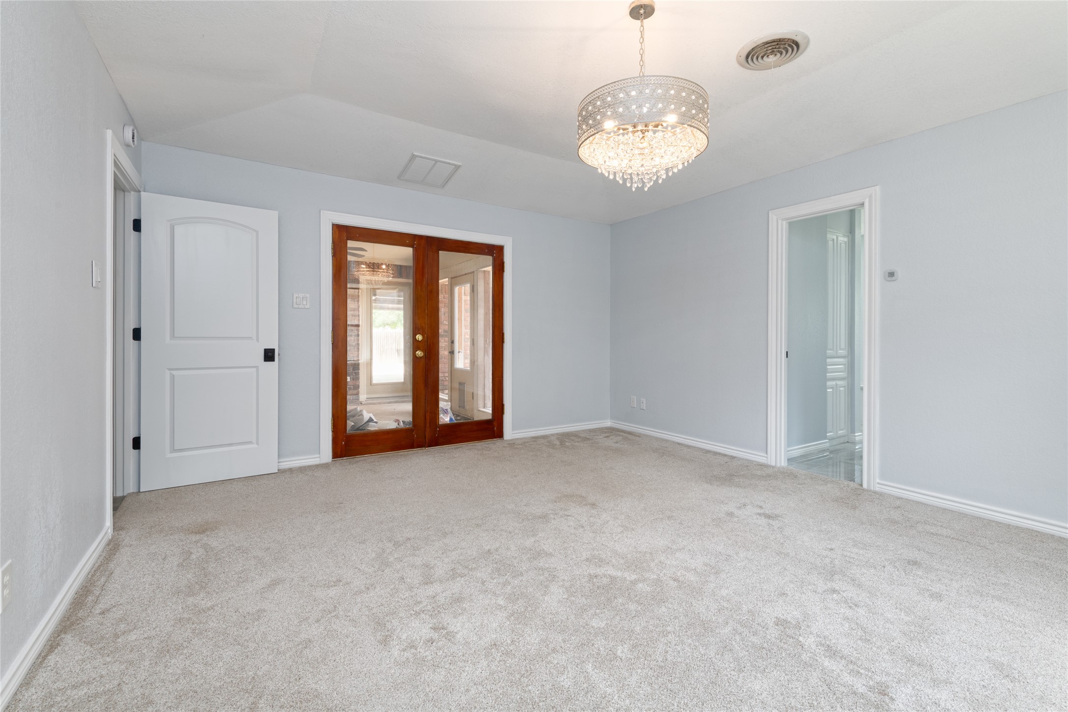 2542 Woodlake Drive