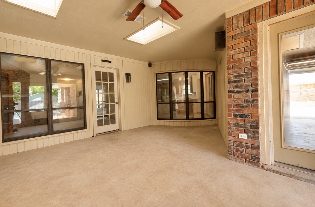 2542 Woodlake Drive