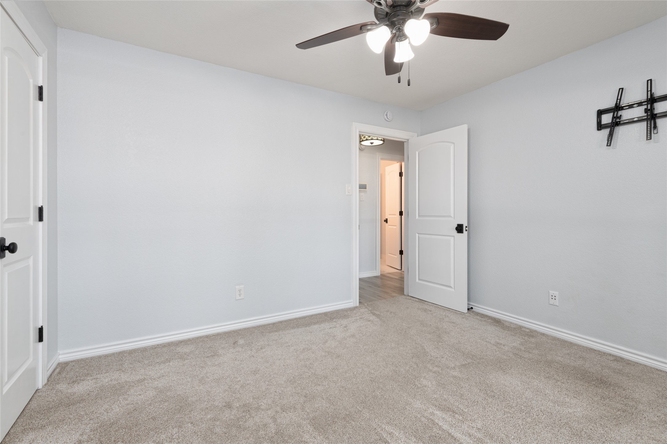2542 Woodlake Drive