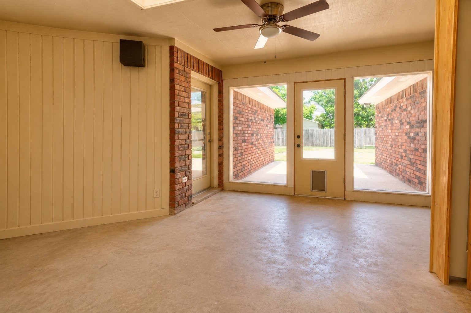 2542 Woodlake Drive