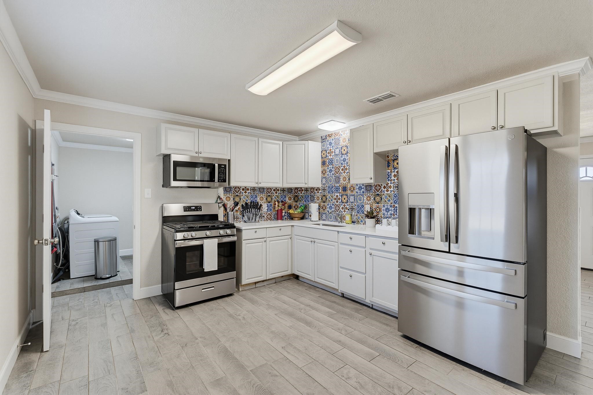 5473 Questa Drive