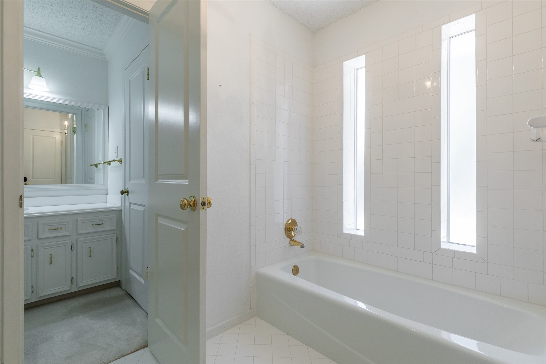 5566 Chimney Rock Road
