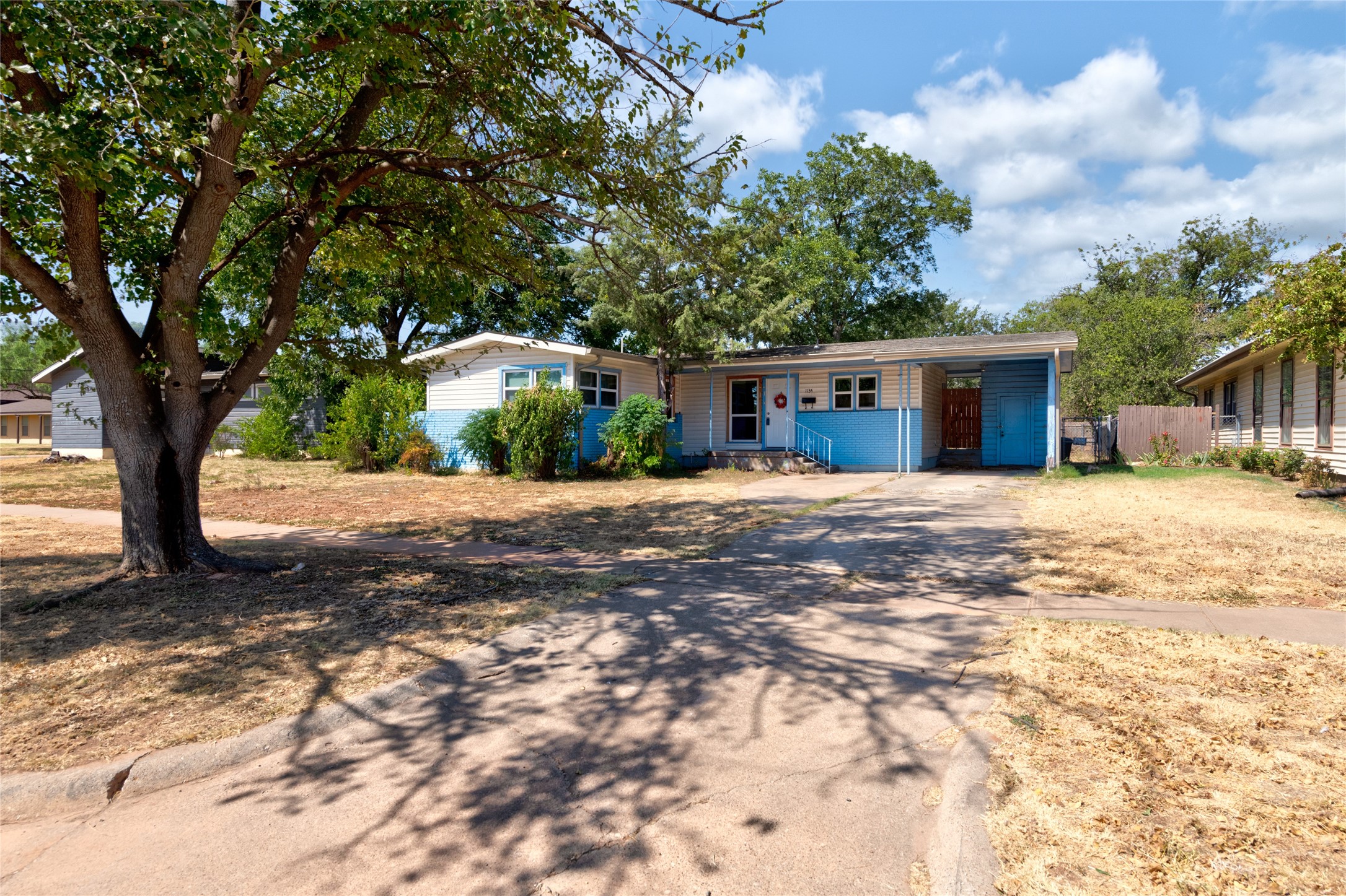 1134 S Pioneer Drive