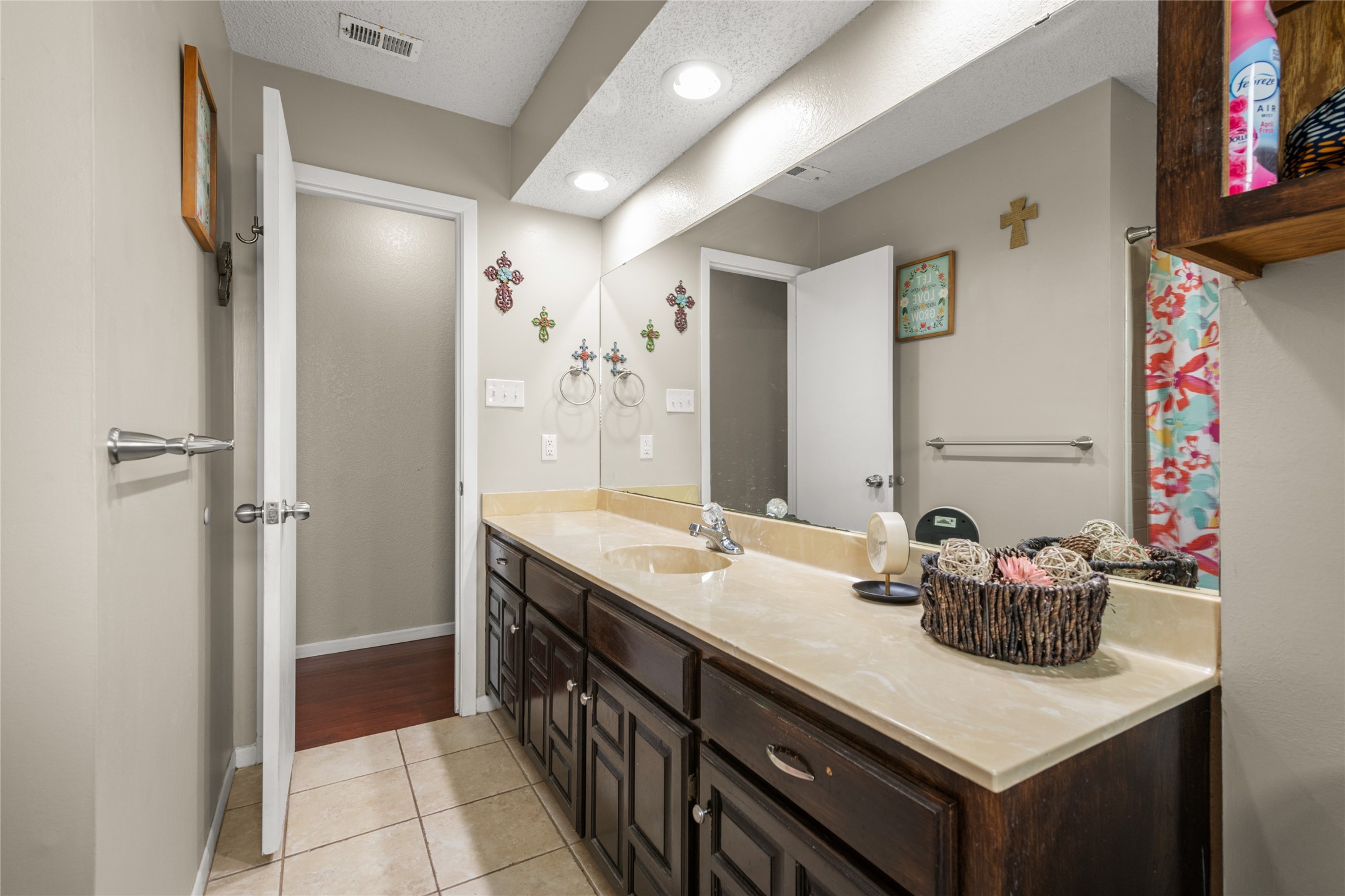 5241 Meadowick Lane