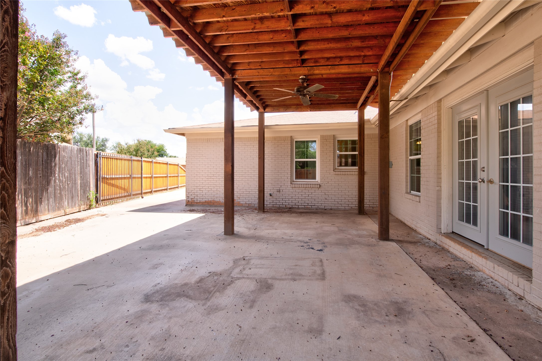 3142 Columbia Drive