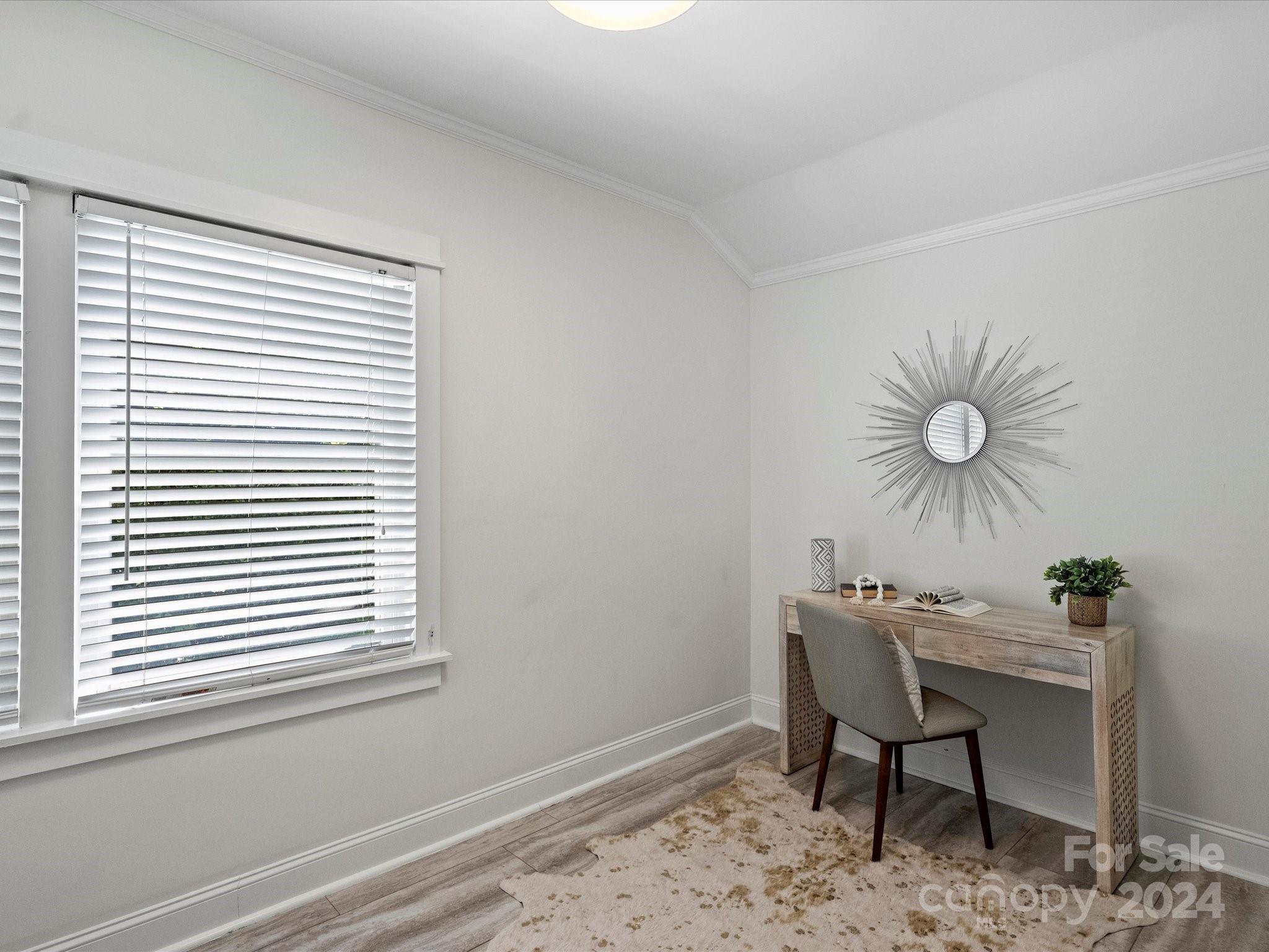 1308 Cortland Road W