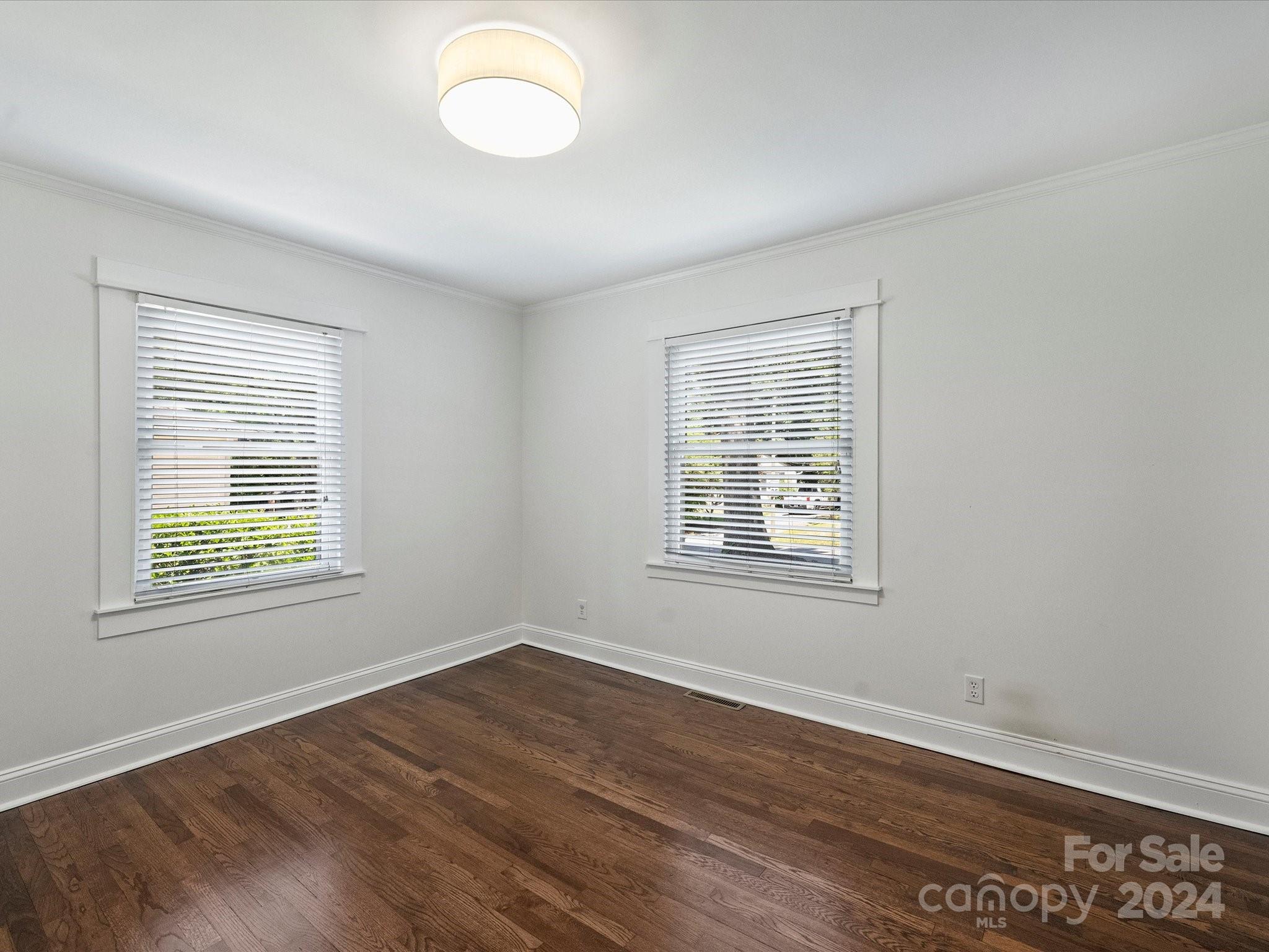 1308 Cortland Road W