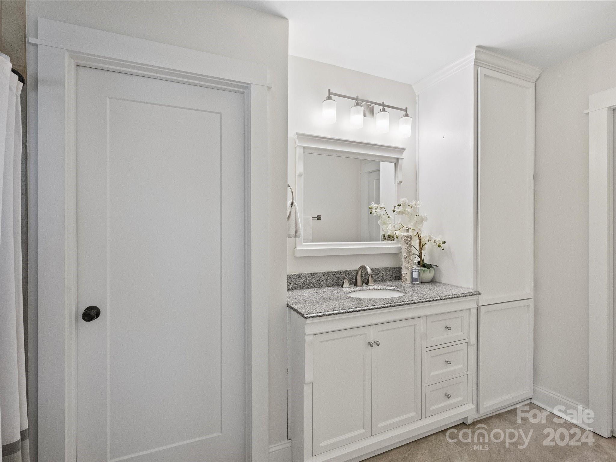 1308 Cortland Road W