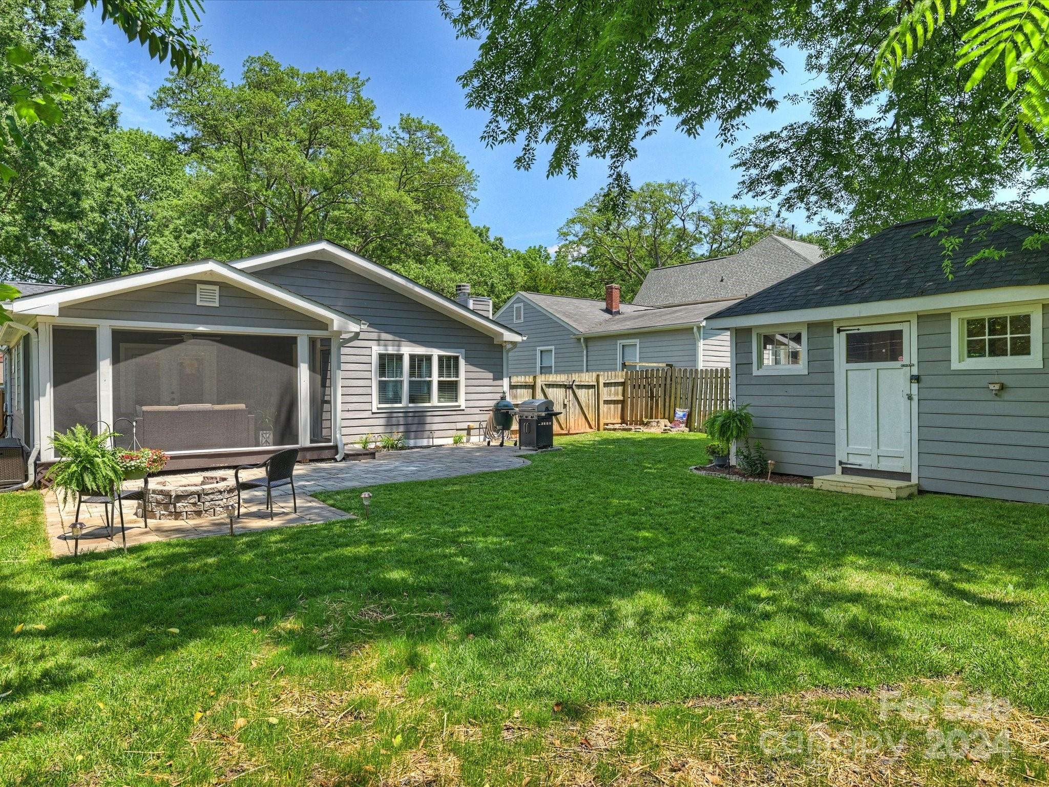 1308 Cortland Road W