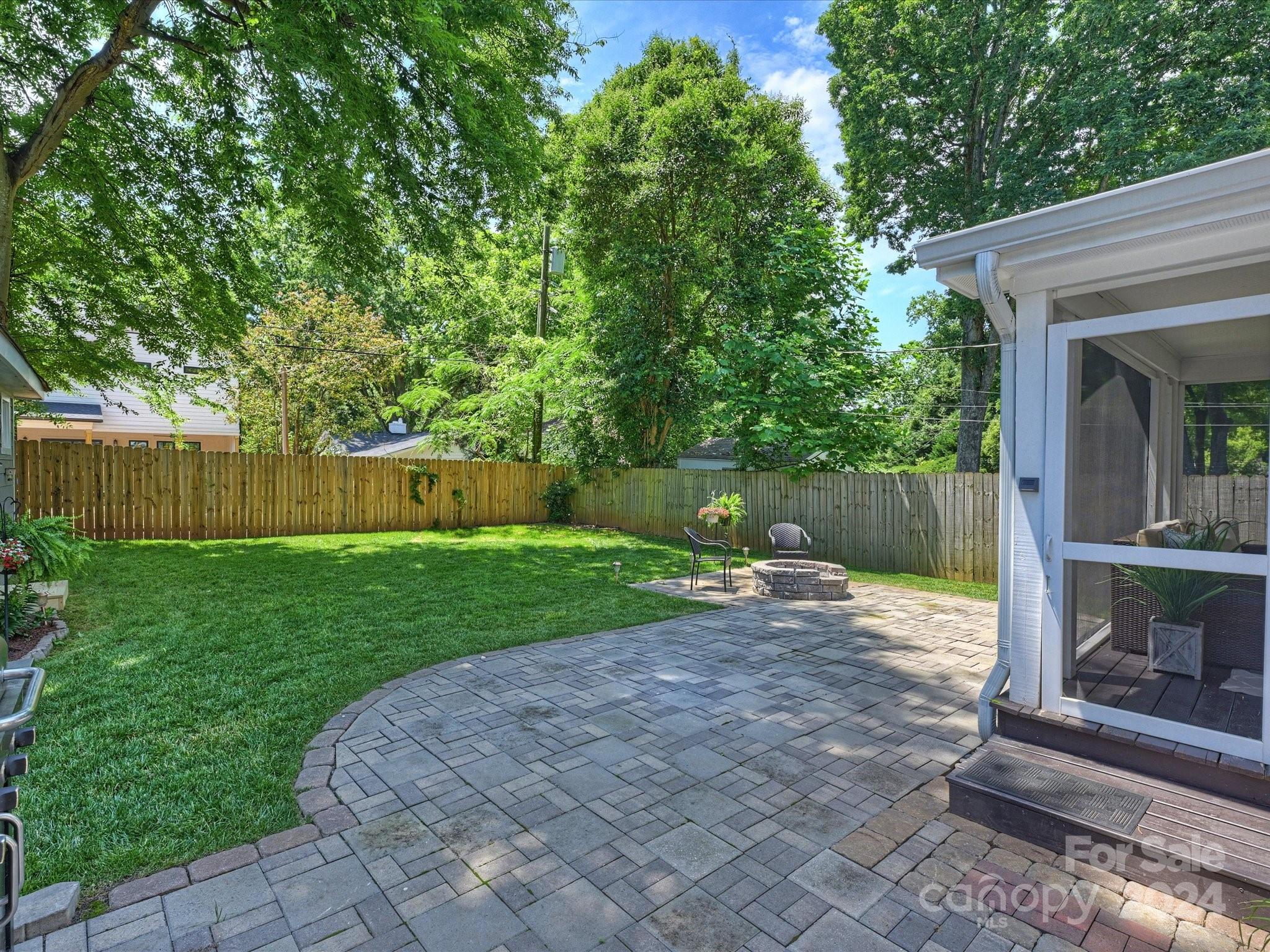 1308 Cortland Road W