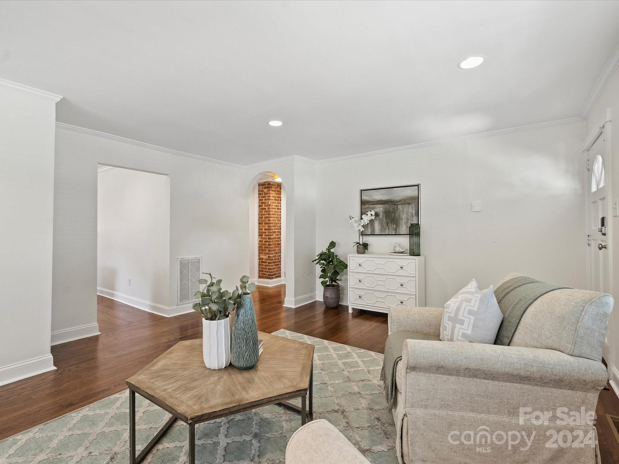 1308 Cortland Road W