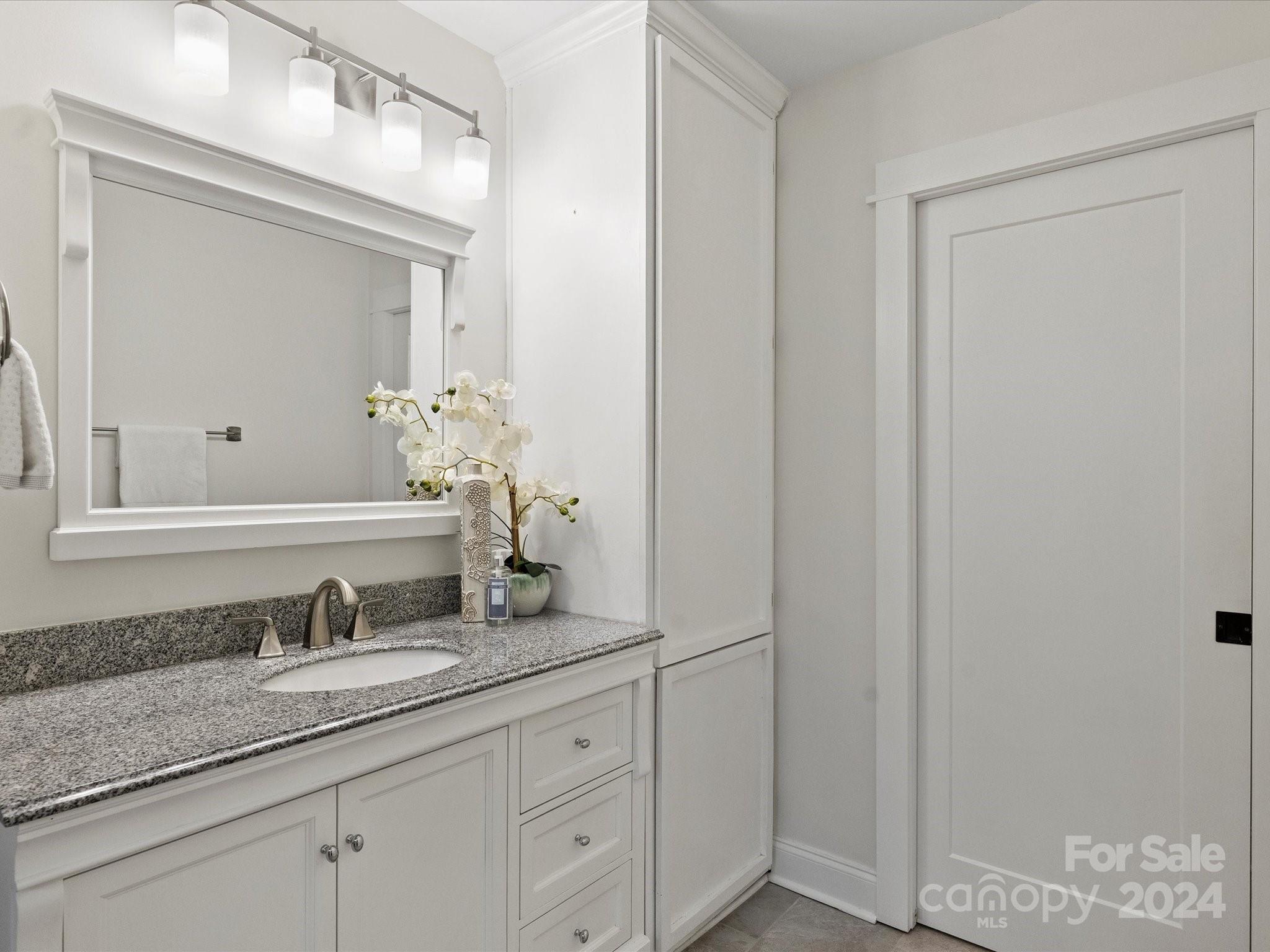 1308 Cortland Road W